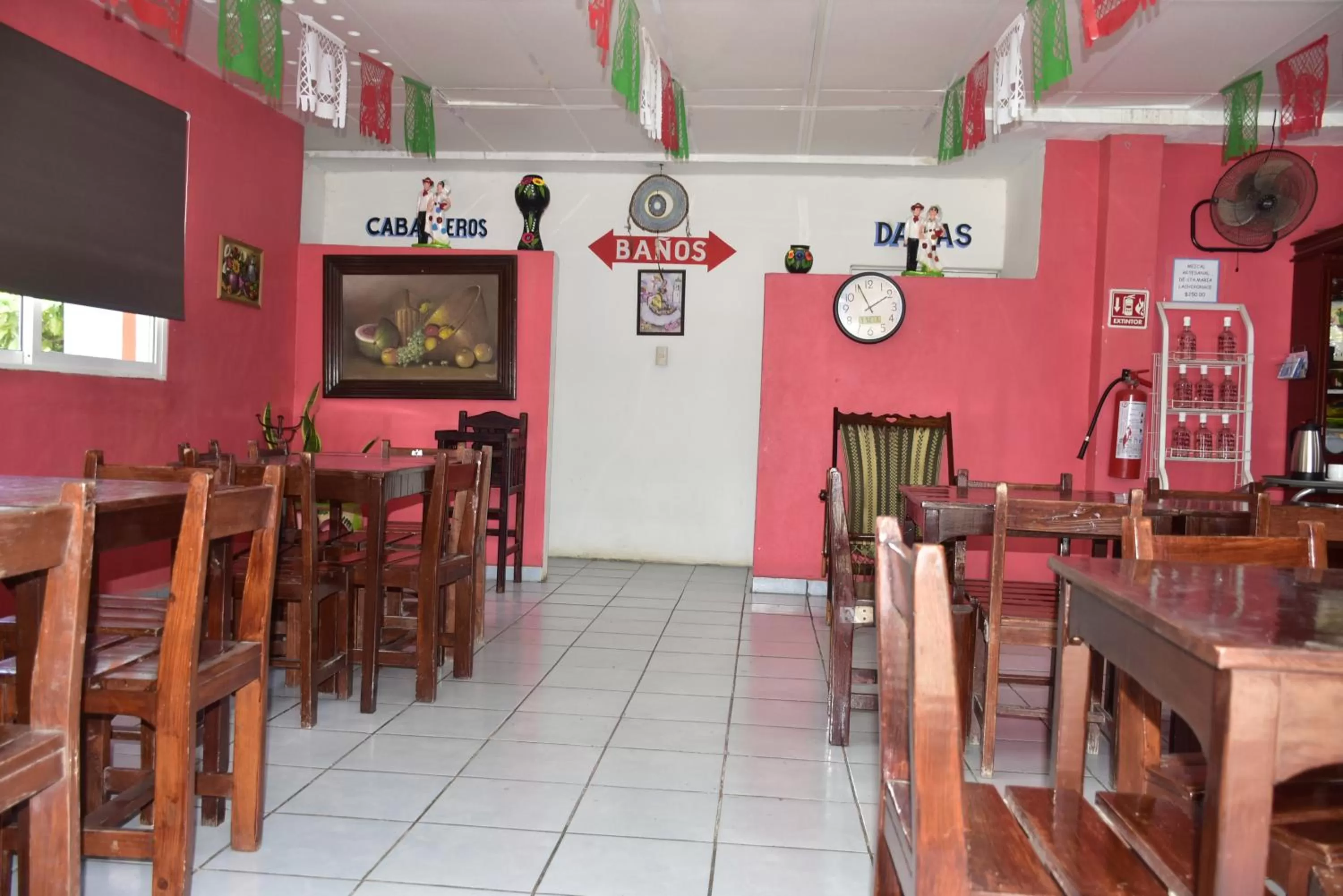 Restaurant/places to eat in Hotel Bacaanda