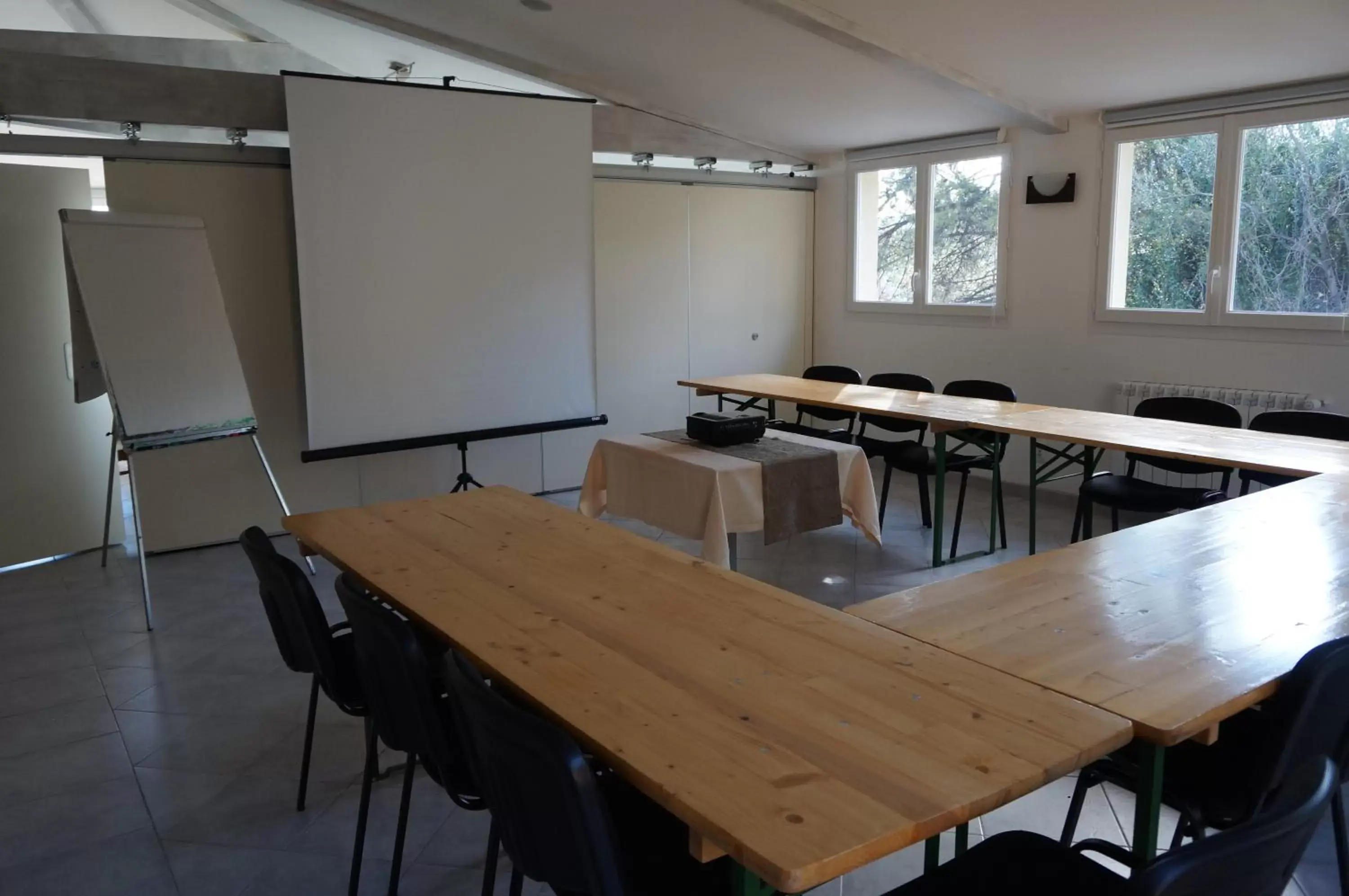 Business facilities, Dining Area in Logis Hotel Le Col De L'ange