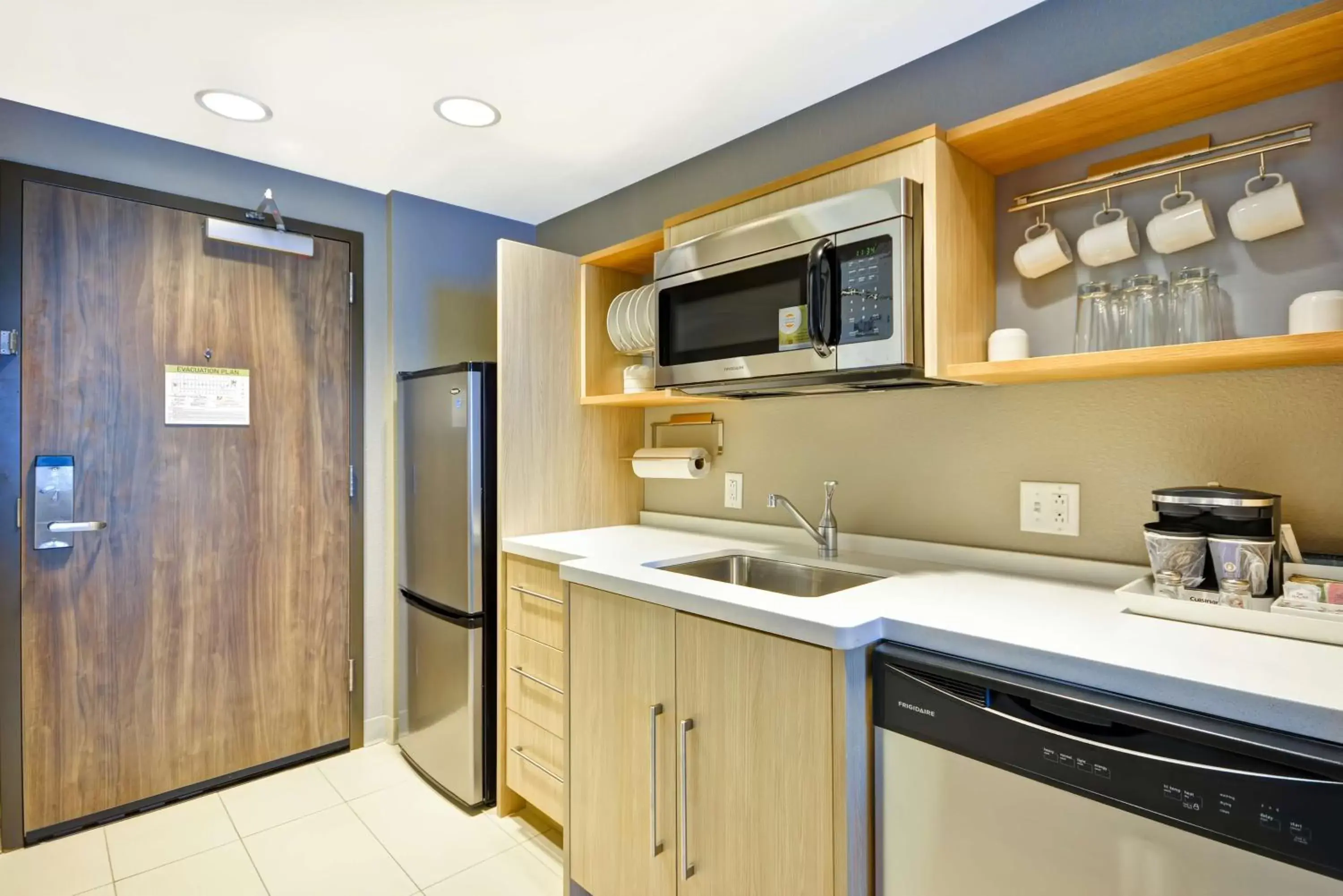 Kitchen or kitchenette, Kitchen/Kitchenette in Home2 Suites By Hilton Pigeon Forge