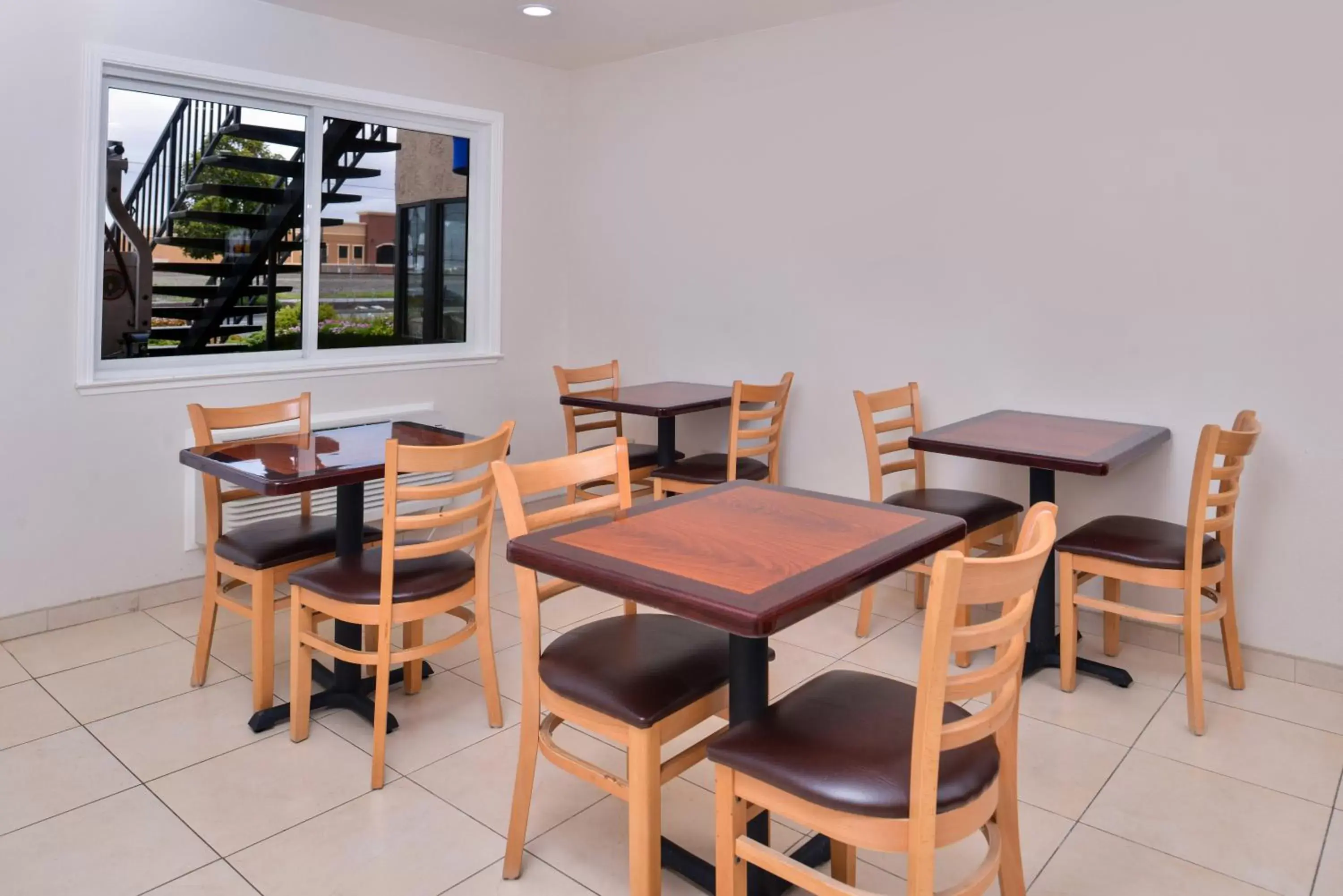 Continental breakfast, Restaurant/Places to Eat in Good Living Inn