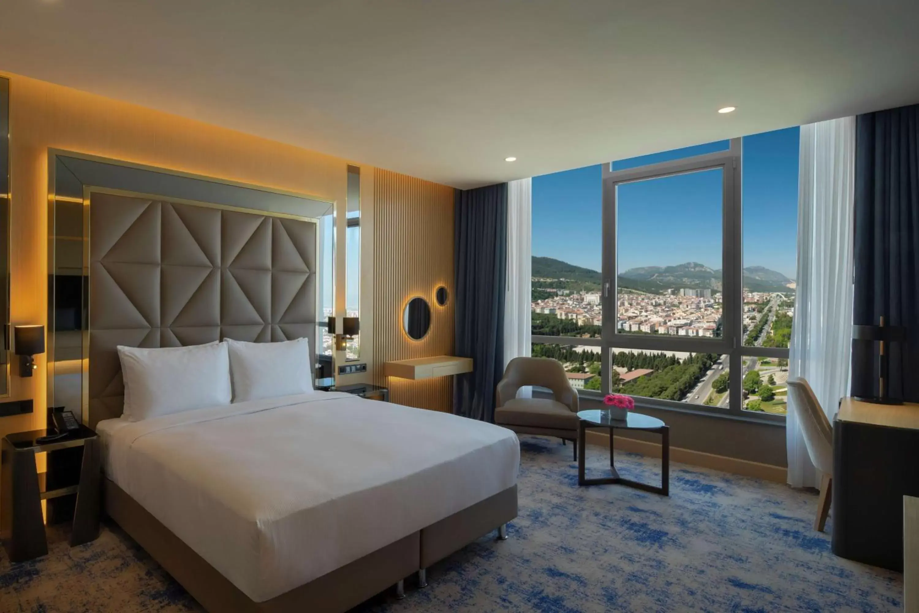 Bedroom, Mountain View in DoubleTree by Hilton Manisa