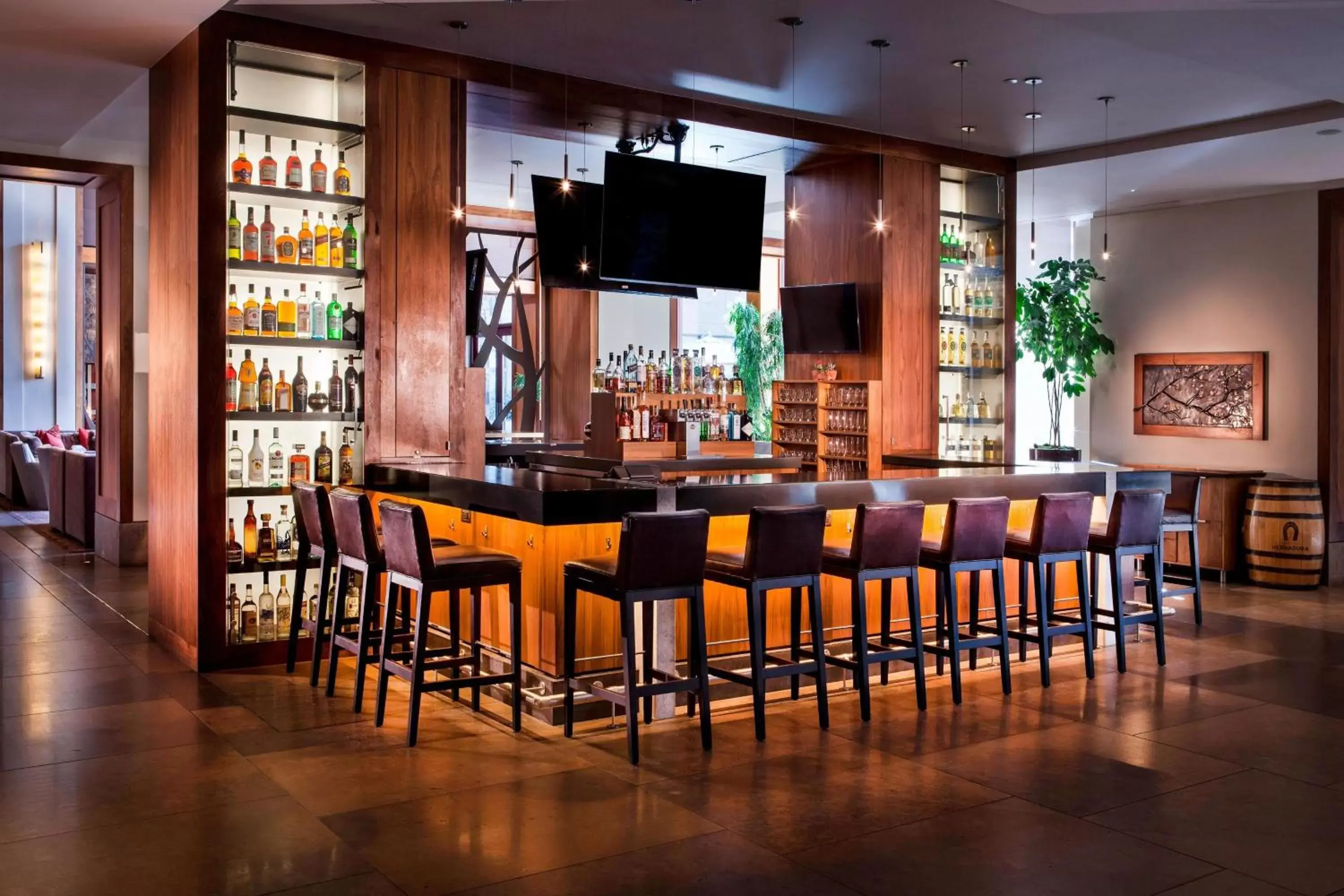 Restaurant/places to eat, Lounge/Bar in The Westin Riverfront Resort & Spa, Avon, Vail Valley