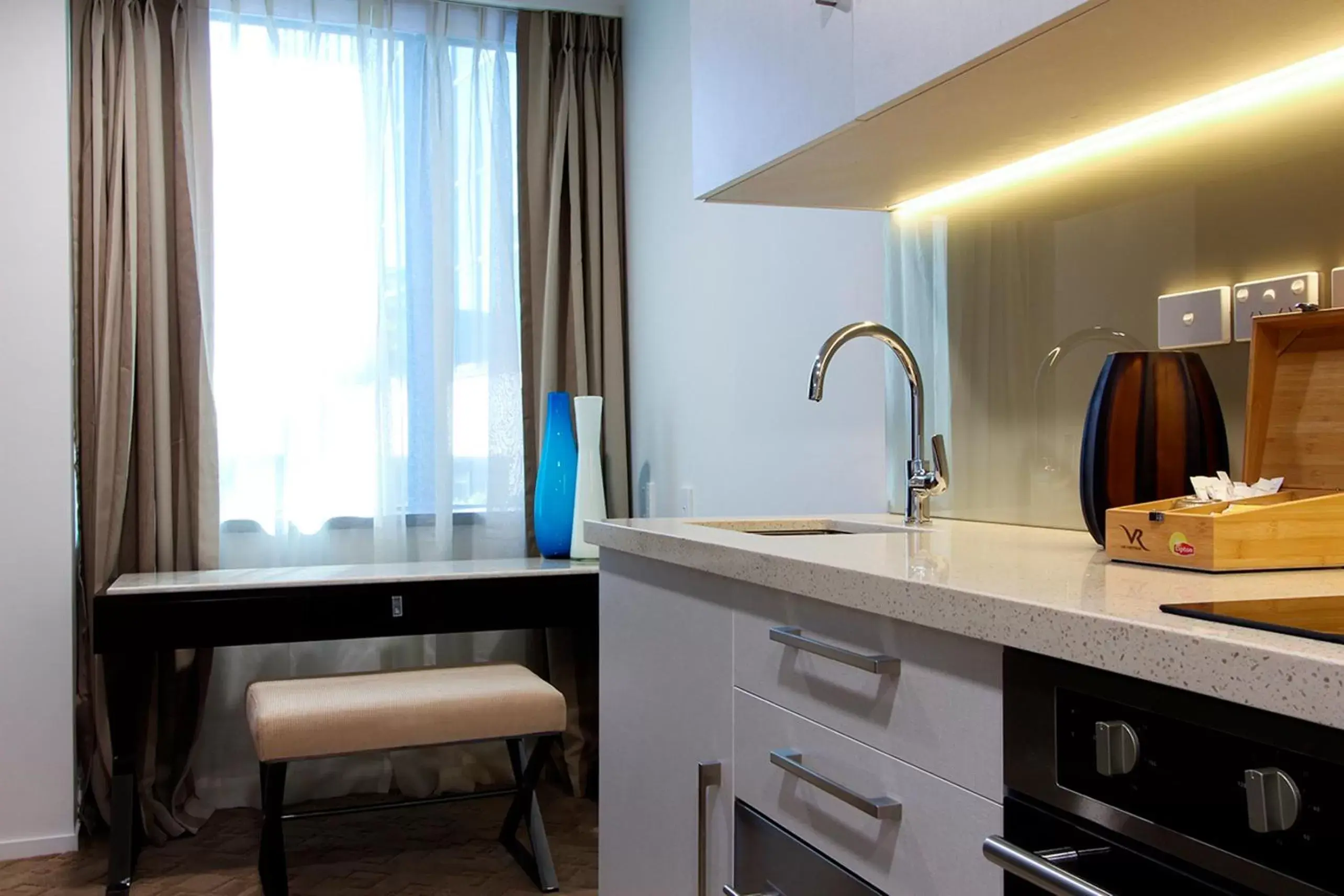 Kitchen or kitchenette, Kitchen/Kitchenette in VR Queen Street Hotel & Suites