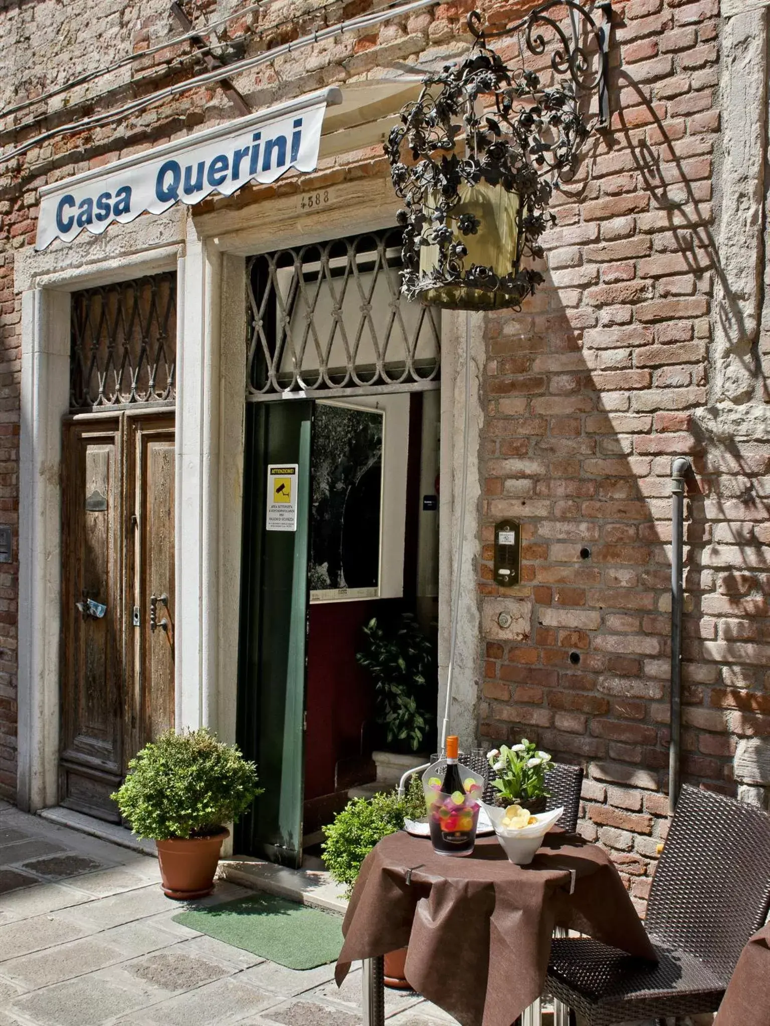 Property building, Facade/Entrance in Locanda Casa Querini