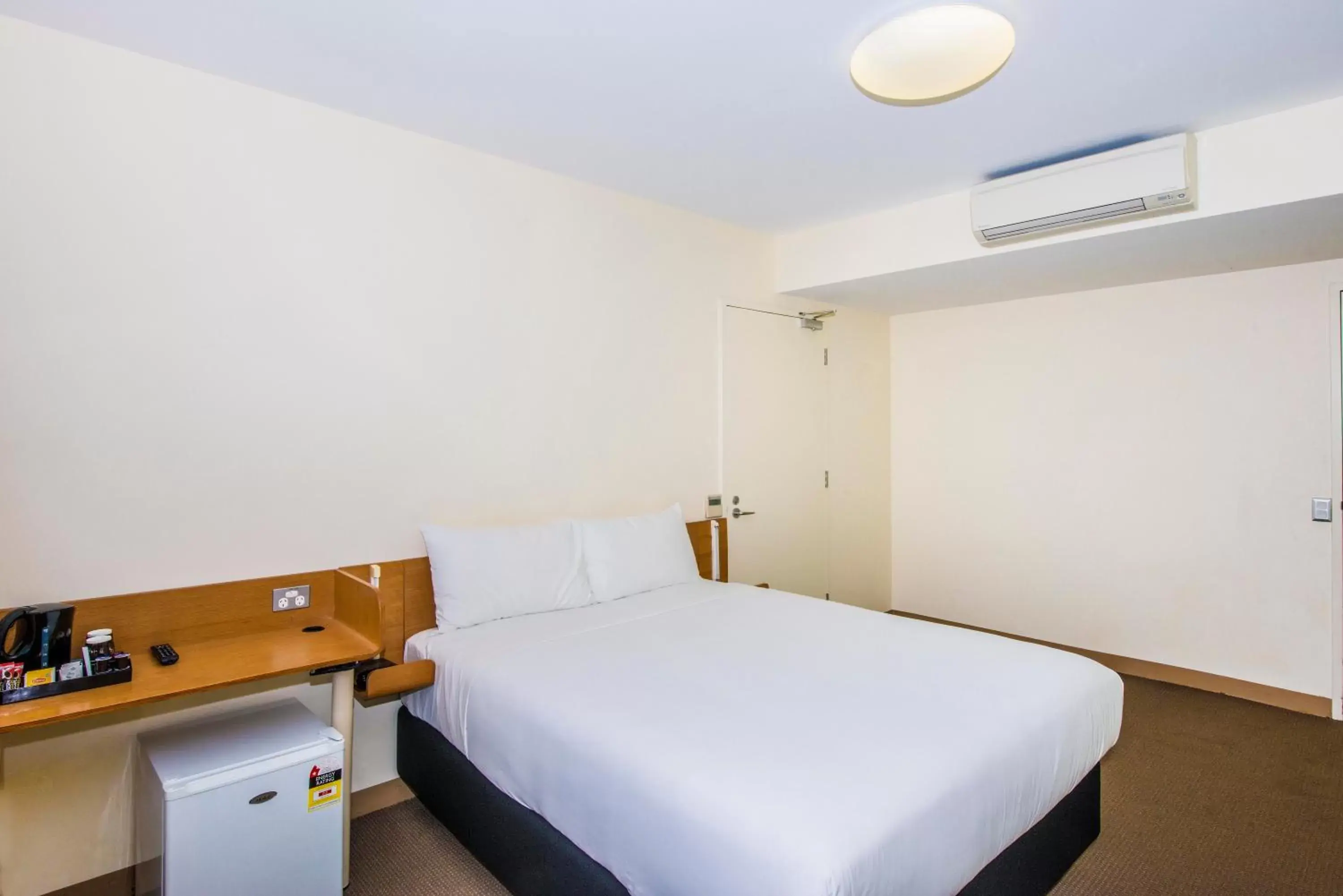 Bed in ibis Budget Sydney Olympic Park