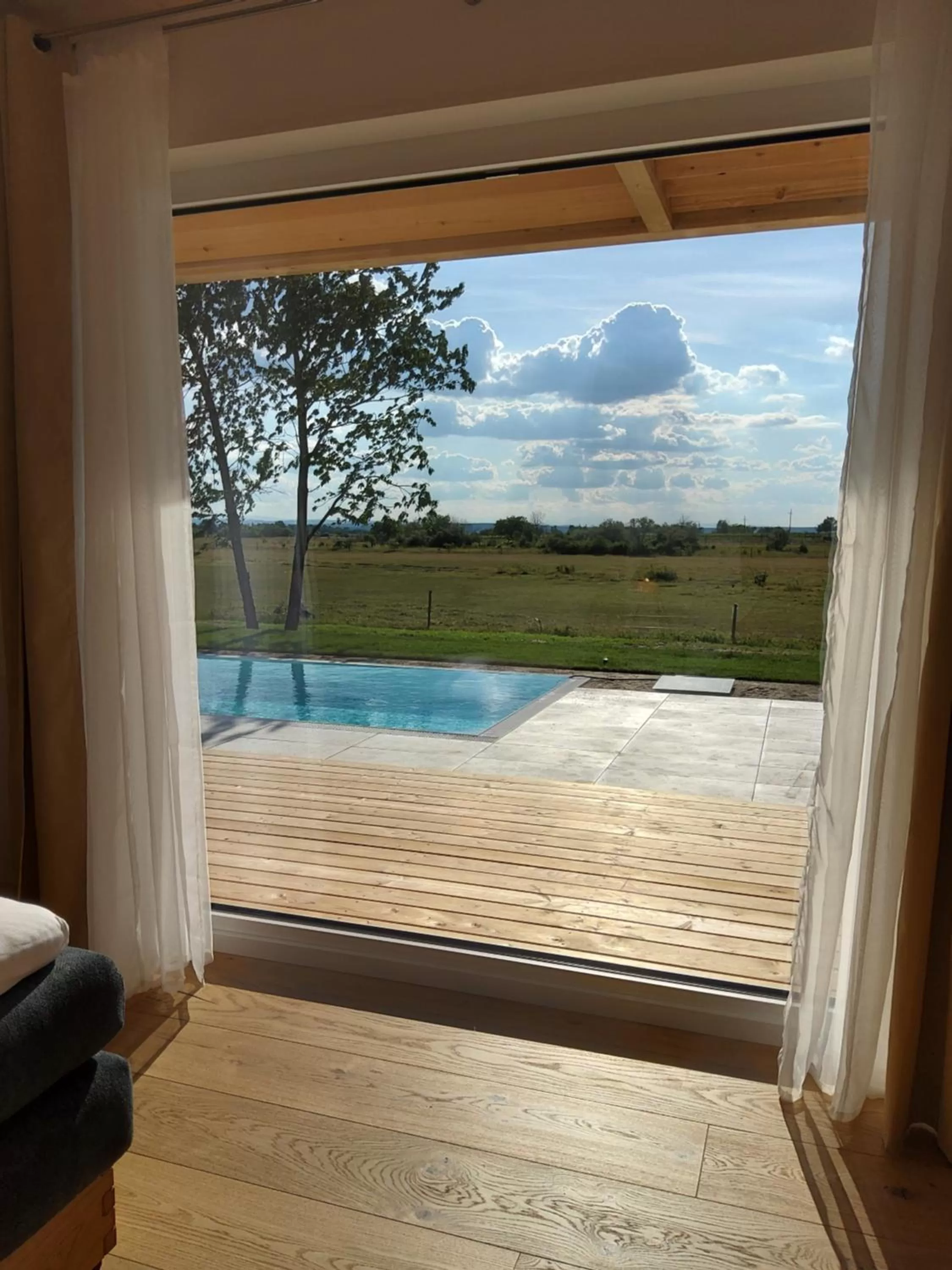 Garden view, Pool View in Zimmerei - Landgasthaus Karlo