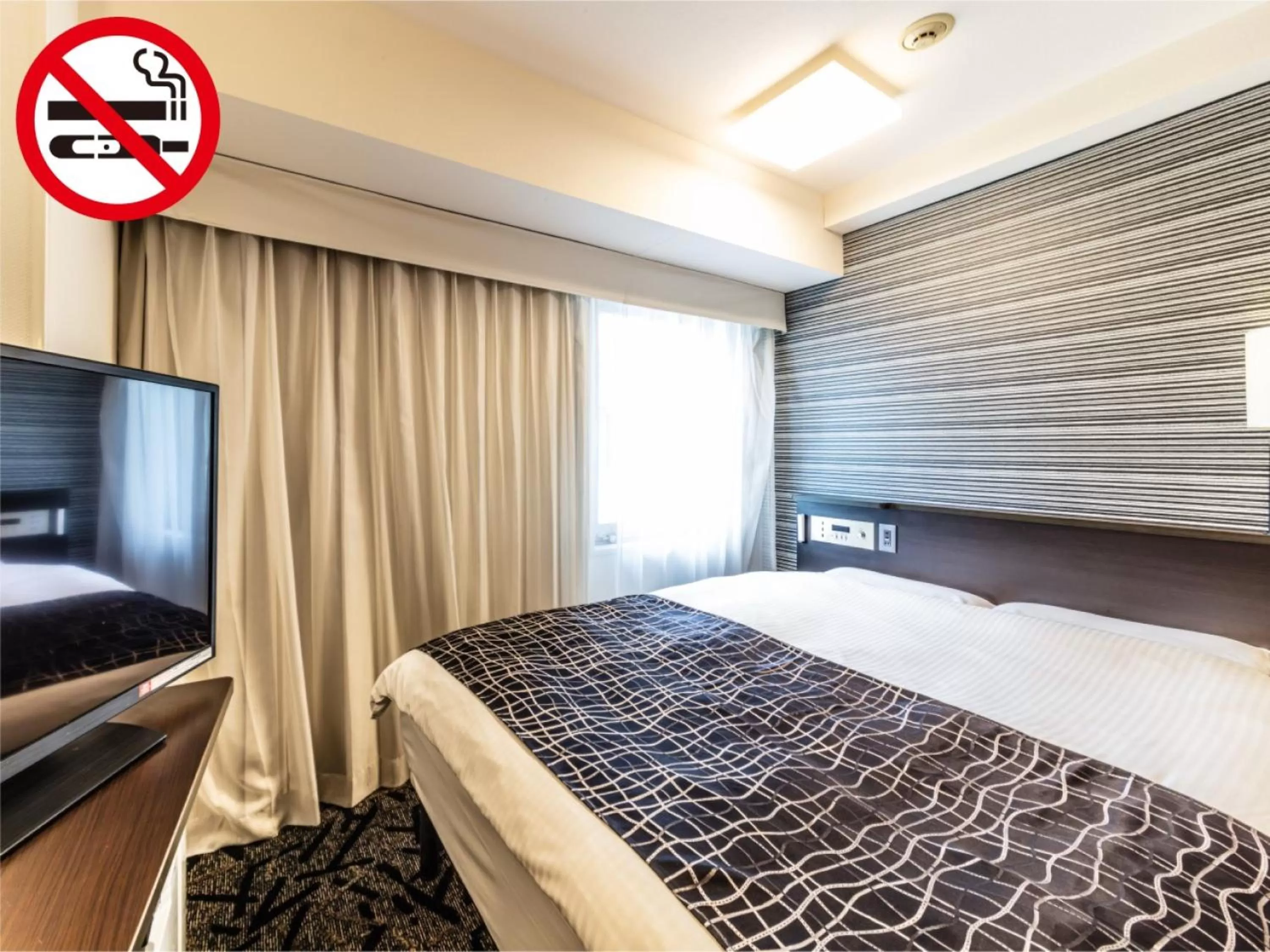 Photo of the whole room, Bed in APA Hotel Osaka Higobashi Ekimae