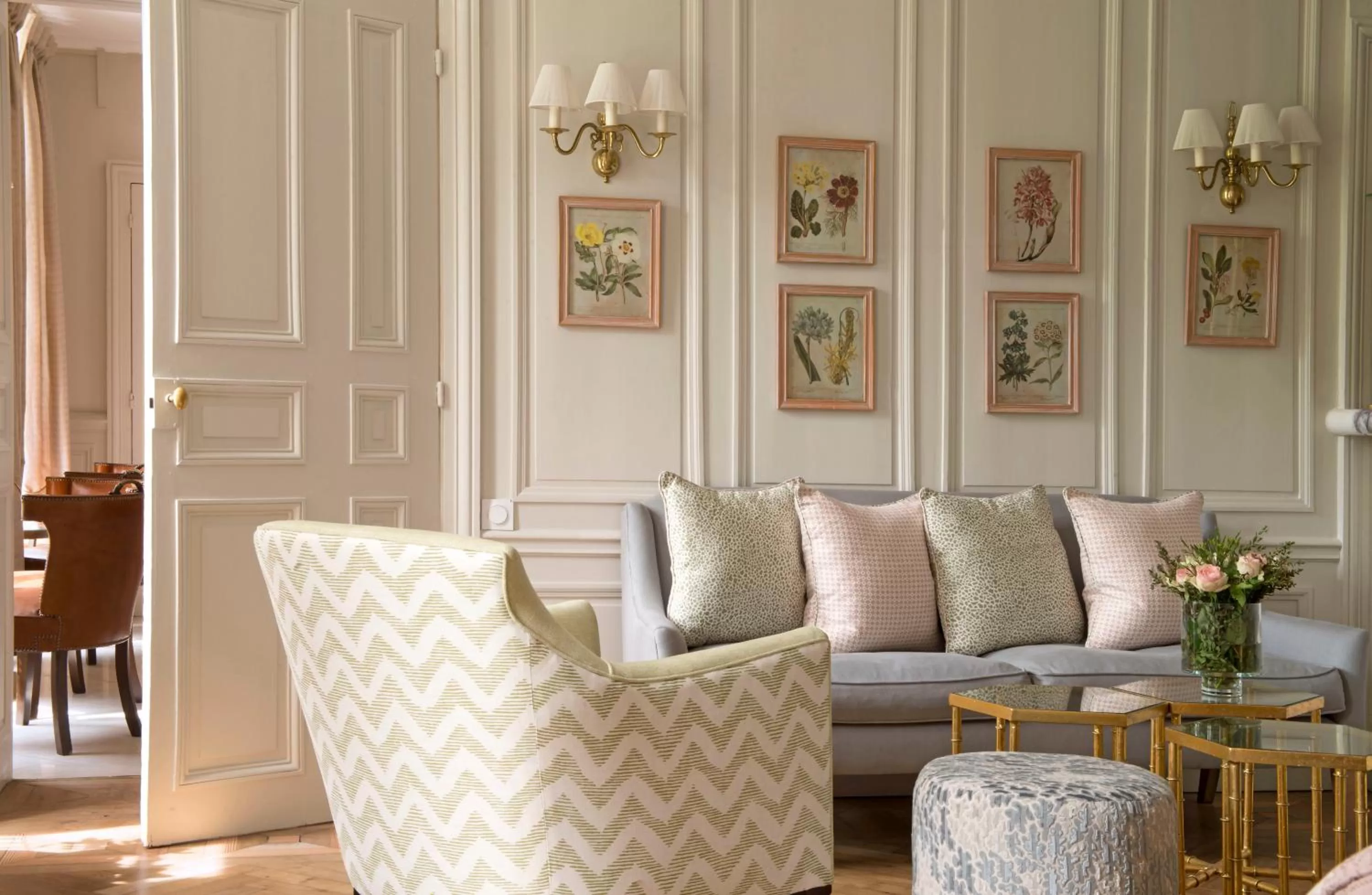 Living room in Chateau La Cheneviere