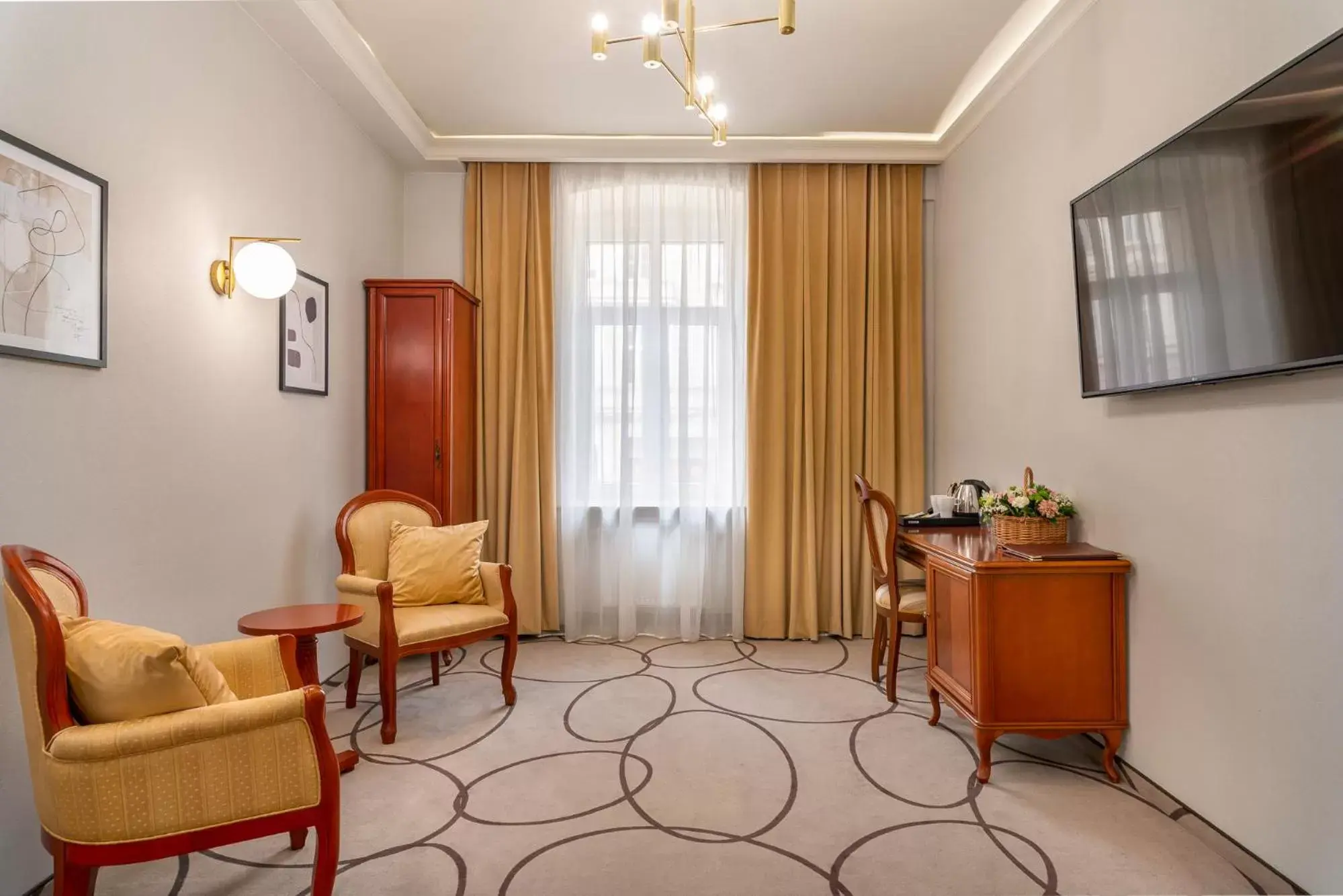 TV and multimedia, Seating Area in Hotel Europejski Wrocław Centrum