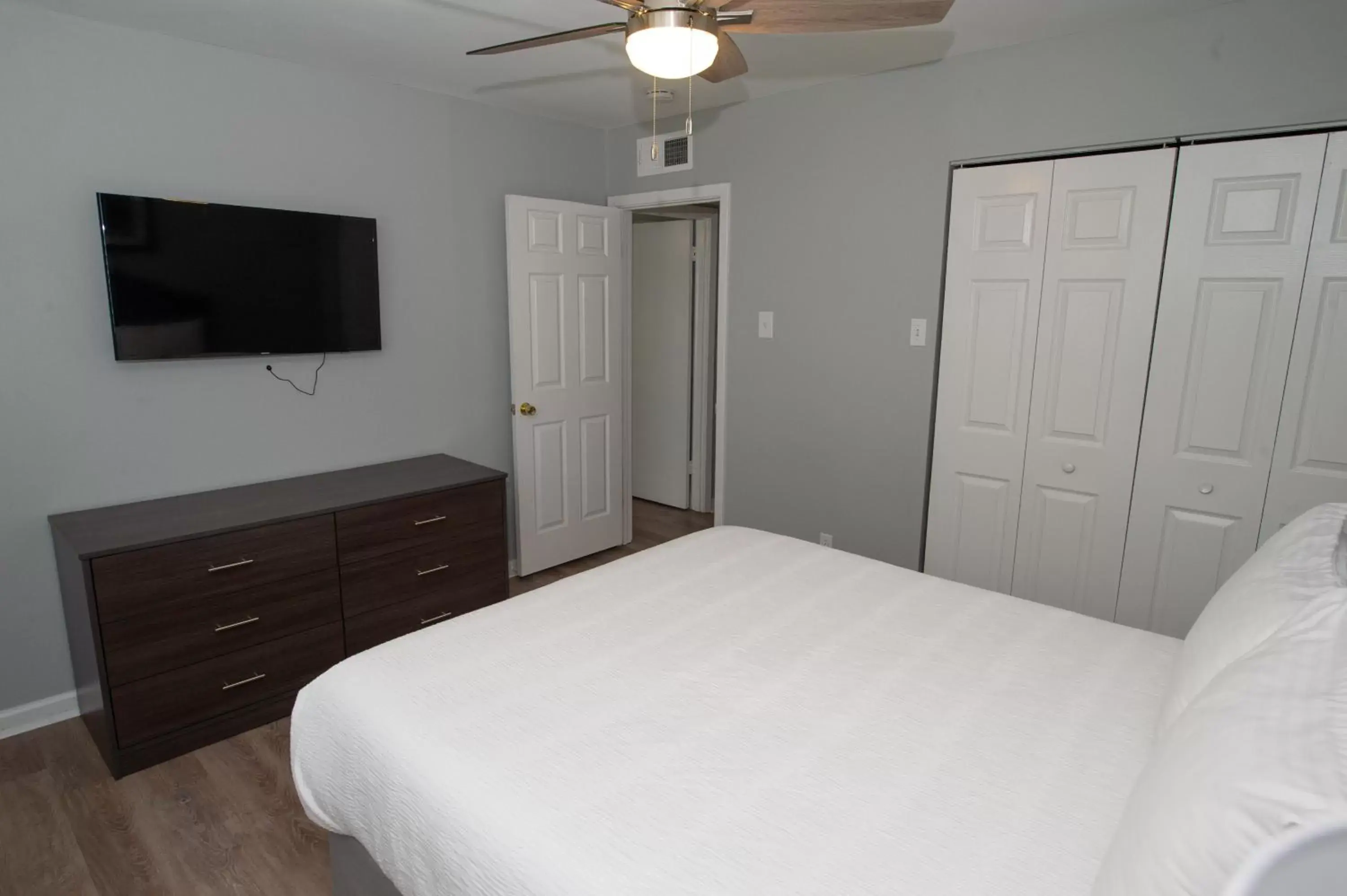 Bed in Frenchmen Orleans at 519, Ascend Hotel Collection Bed in Frenchmen Orleans at 519, Ascend Hotel Collection