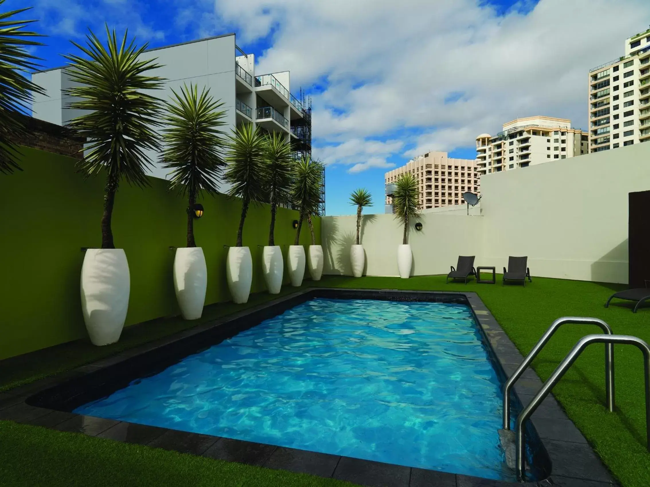 Swimming Pool in Vibe Hotel Sydney