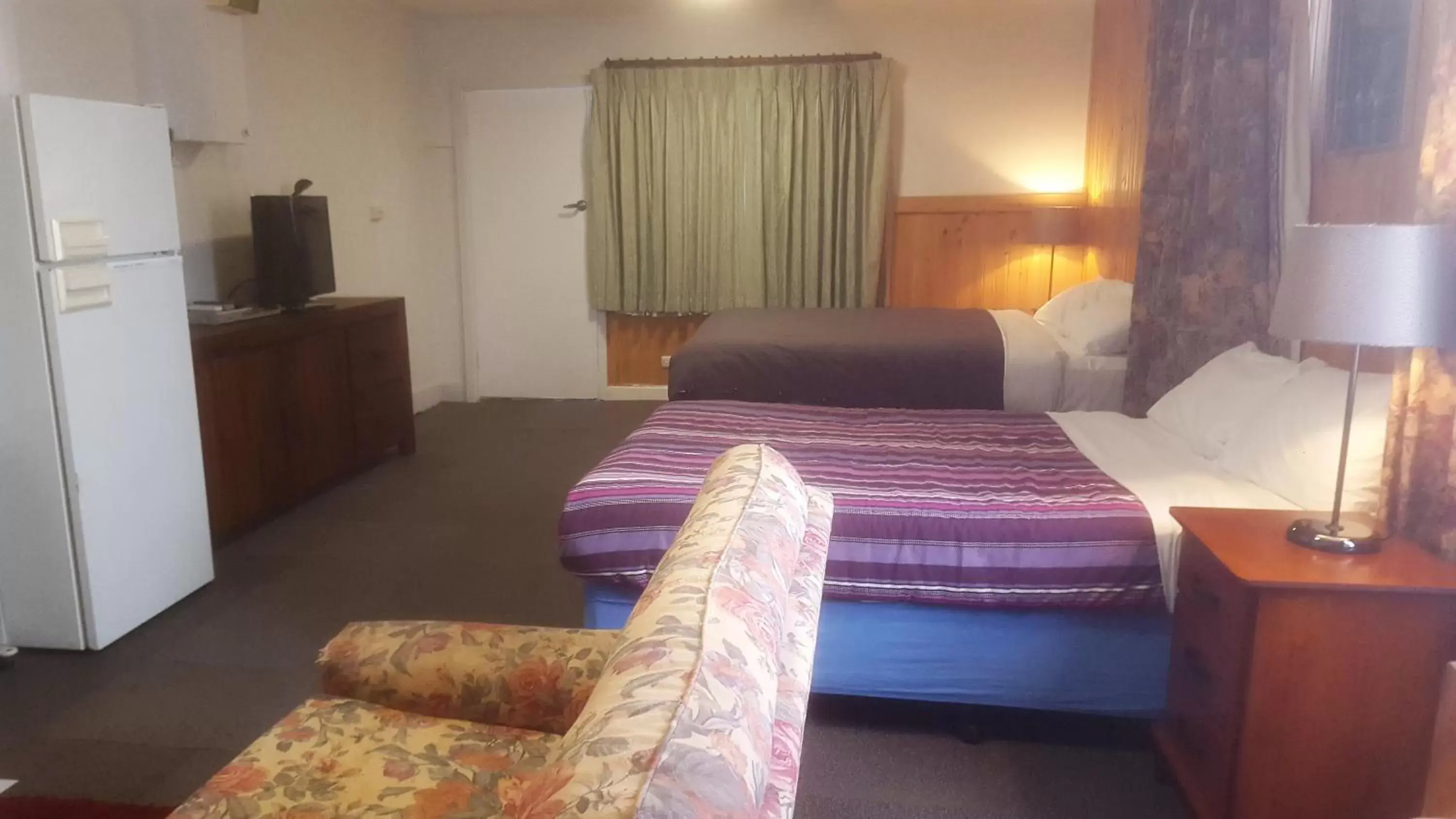 Bedroom, Bed in Clunes Motel