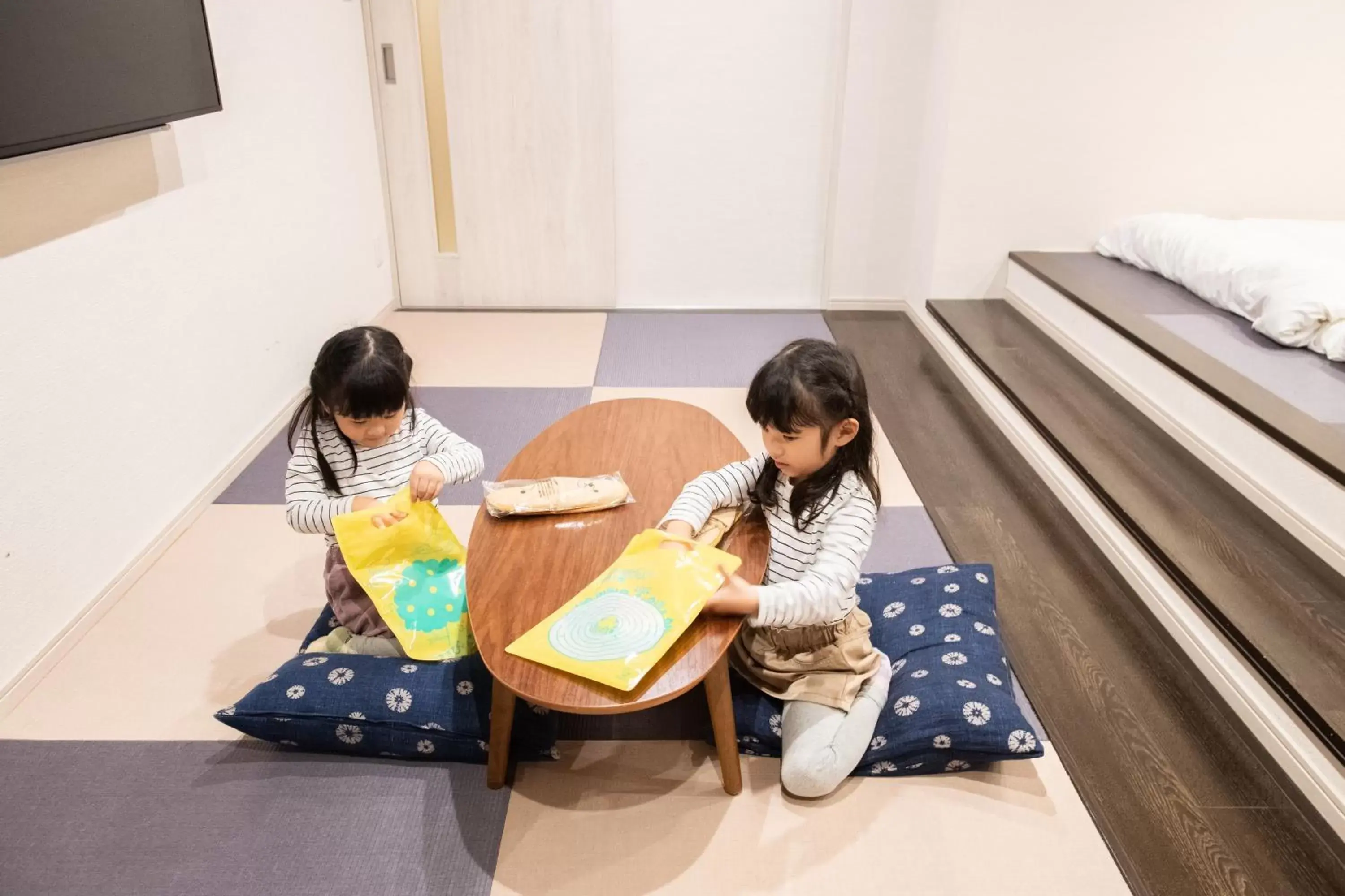 children, Family in Ueno First City Hotel