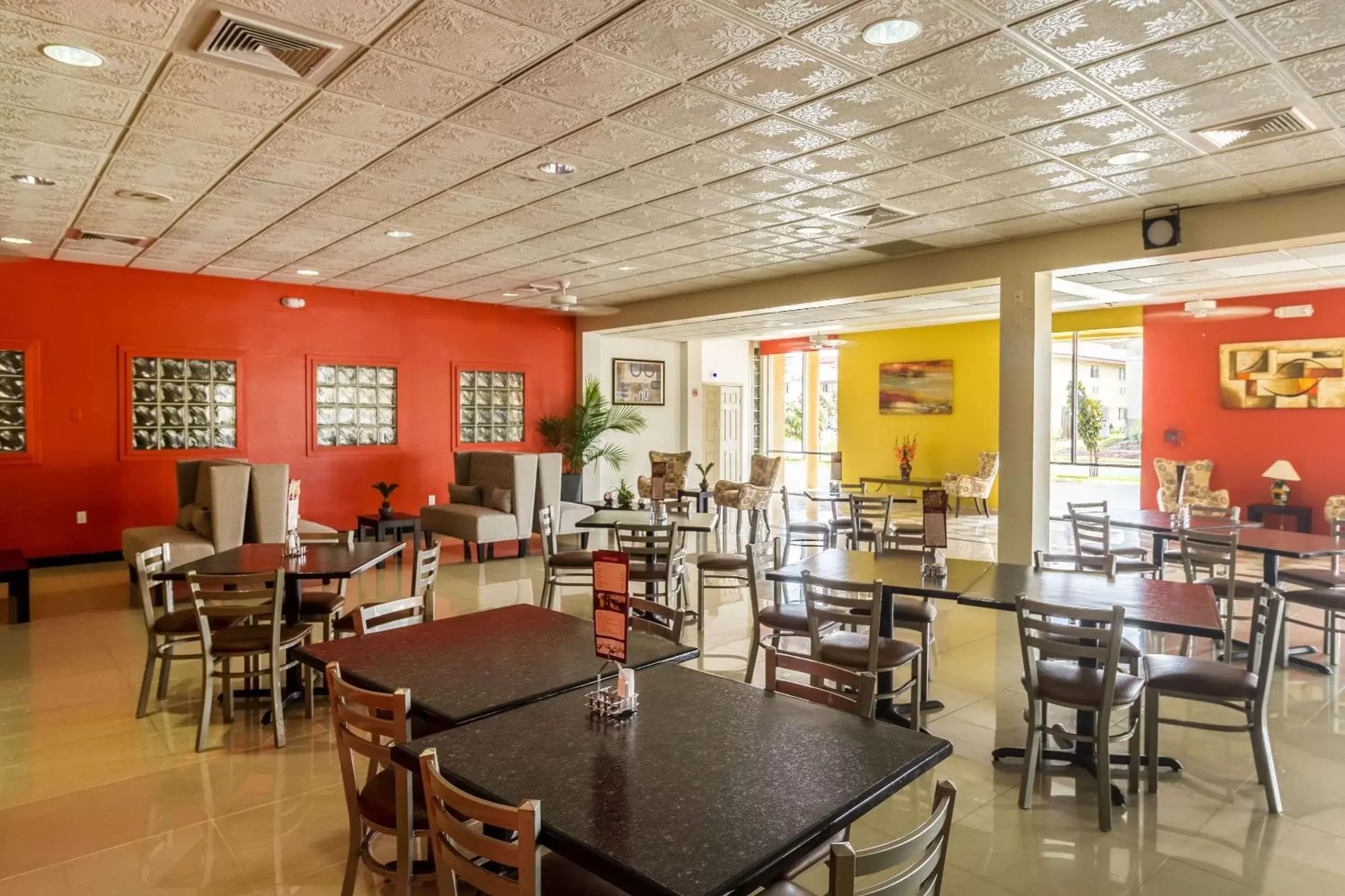 Breakfast, Restaurant/Places to Eat in Clarion Inn near McAllen Airport