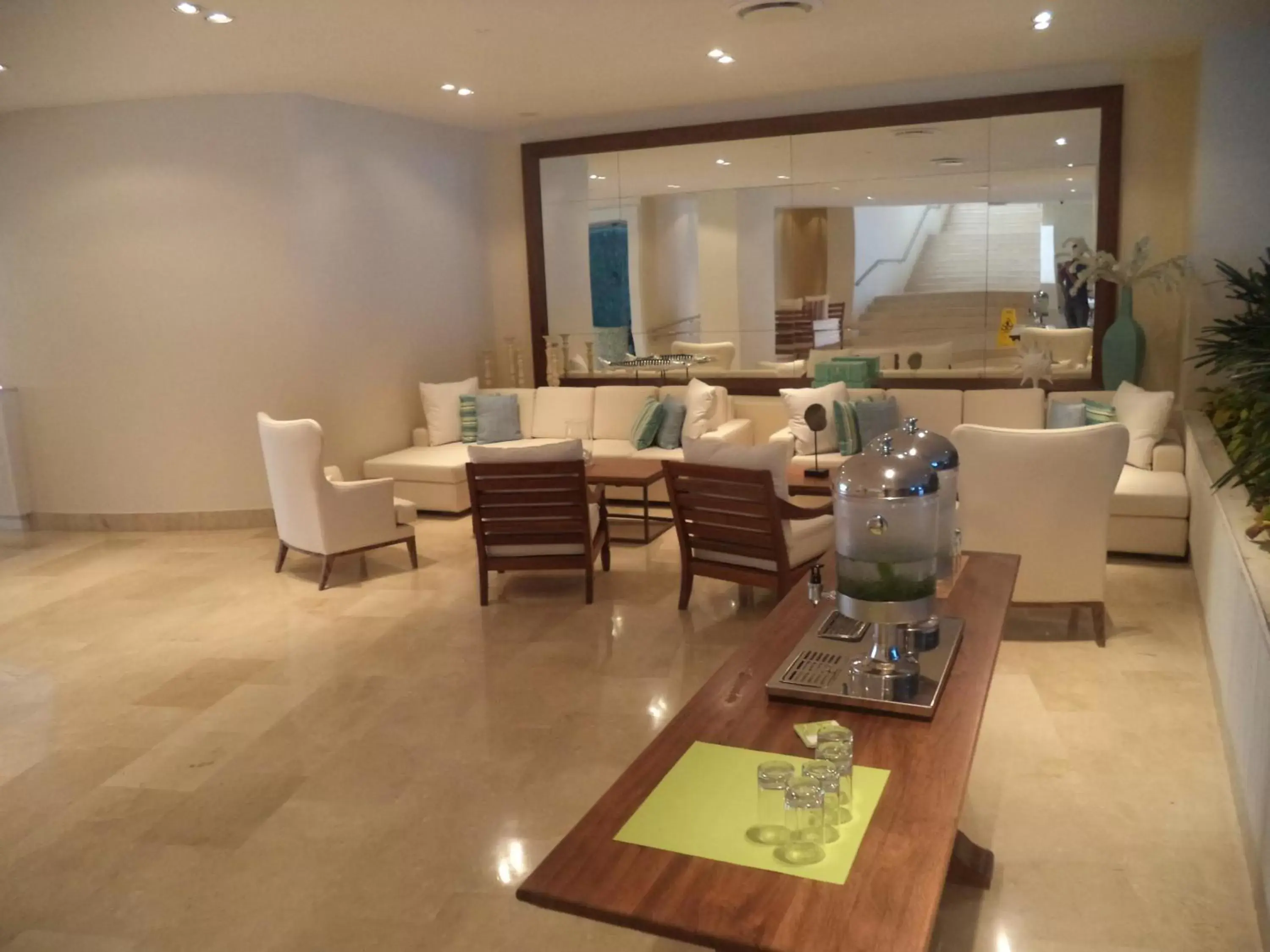 Lobby or reception, Restaurant/Places to Eat in Radisson Cartagena Ocean Pavillion Hotel