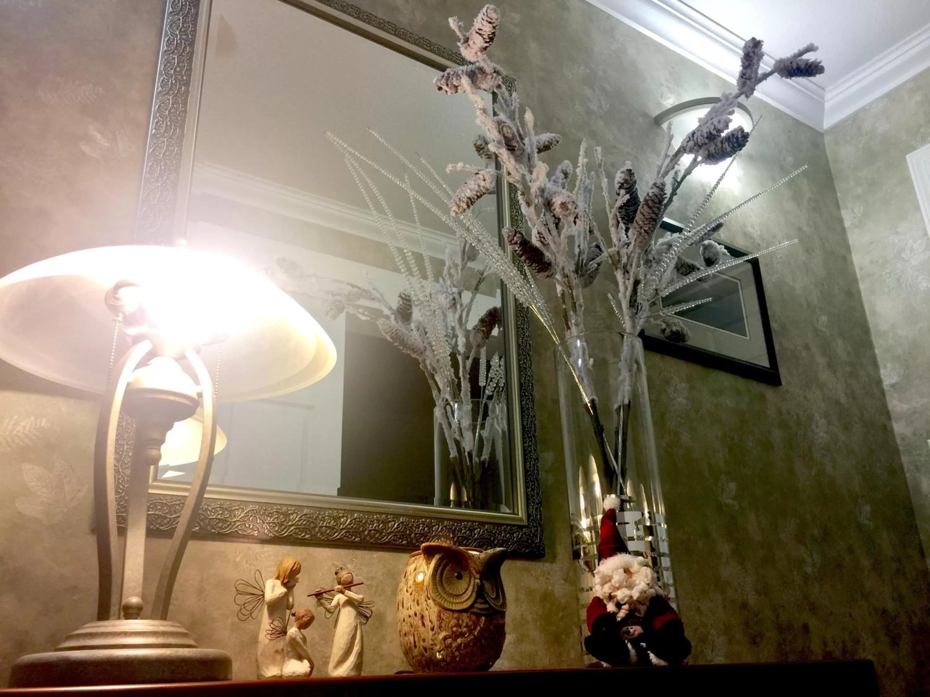 Lobby or reception in Evergreen Bed & Breakfast