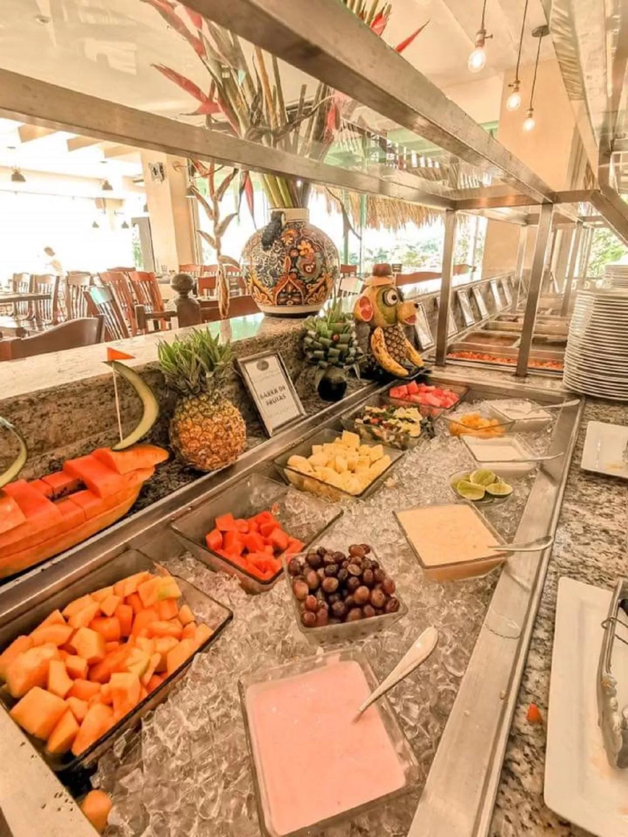 Buffet breakfast in Hotel Loma Real