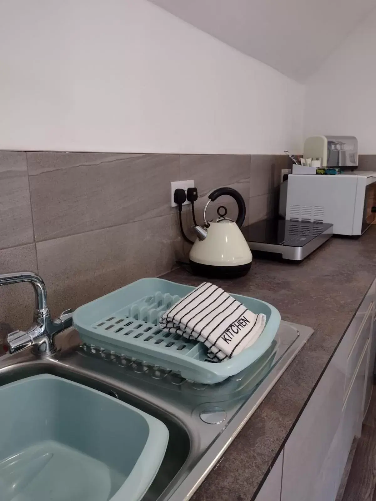 Kitchen/Kitchenette in The Wheatsheaf Inn