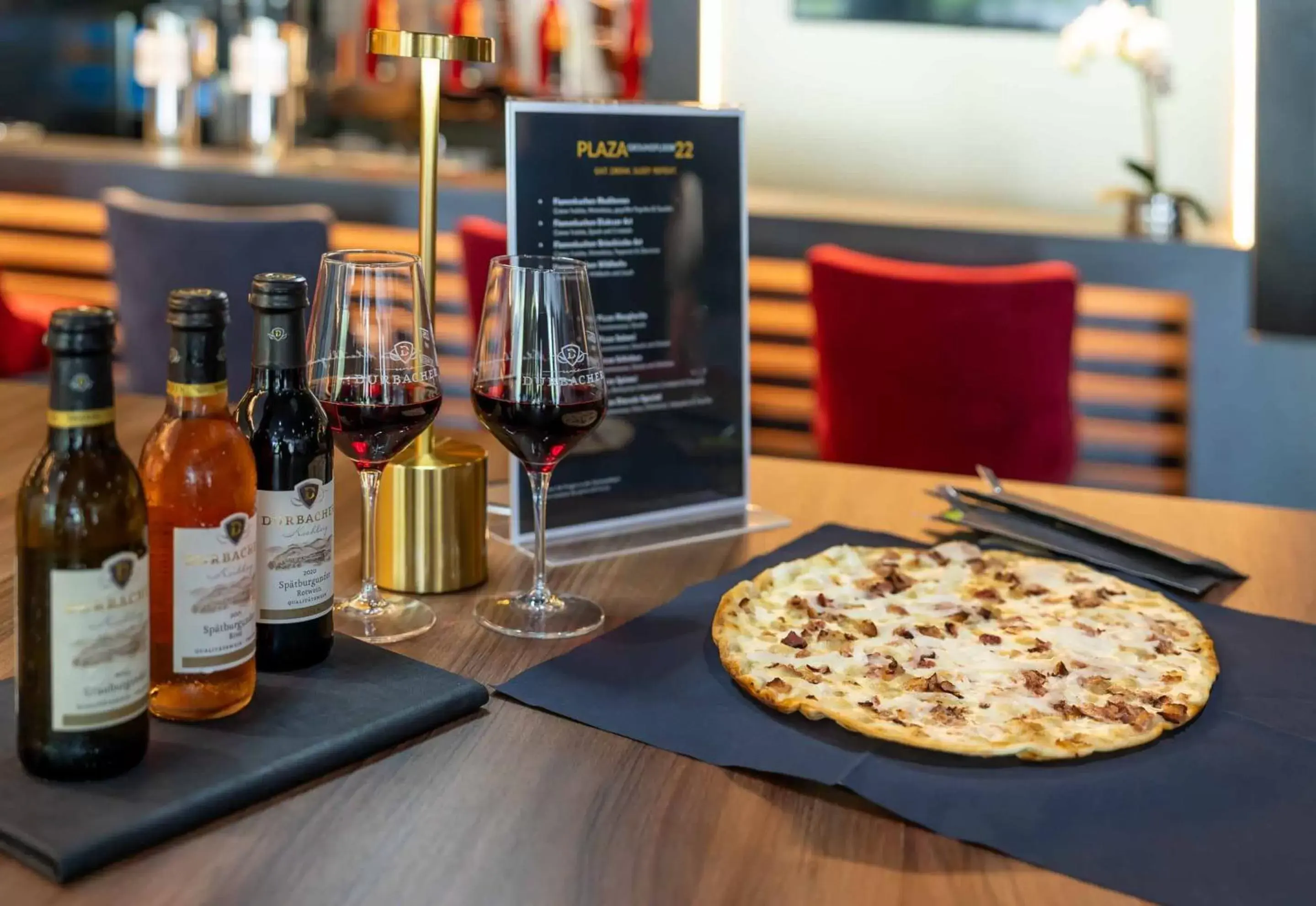 Lounge or bar in PLAZA Premium Karlsruhe Lounge or bar in PLAZA Premium Karlsruhe