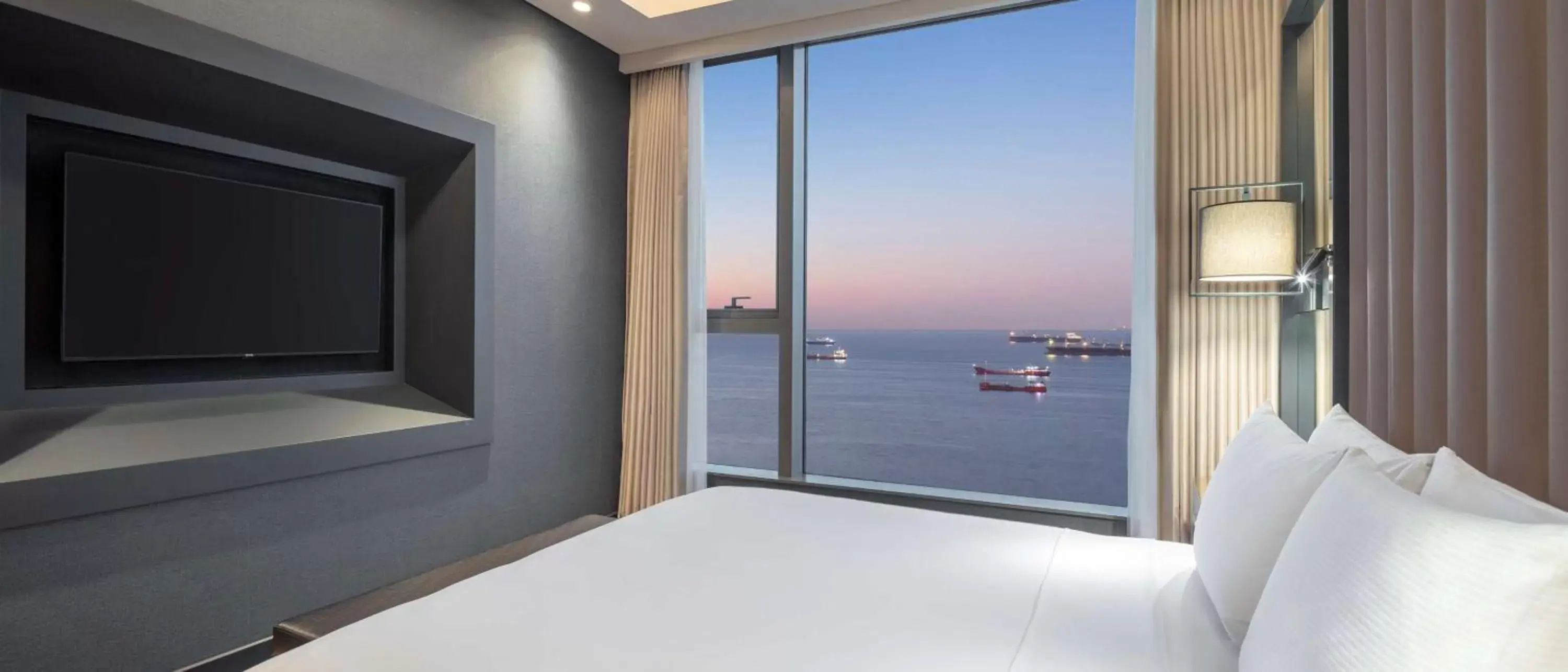 Bed, Sea View in Hilton Istanbul Bakirkoy