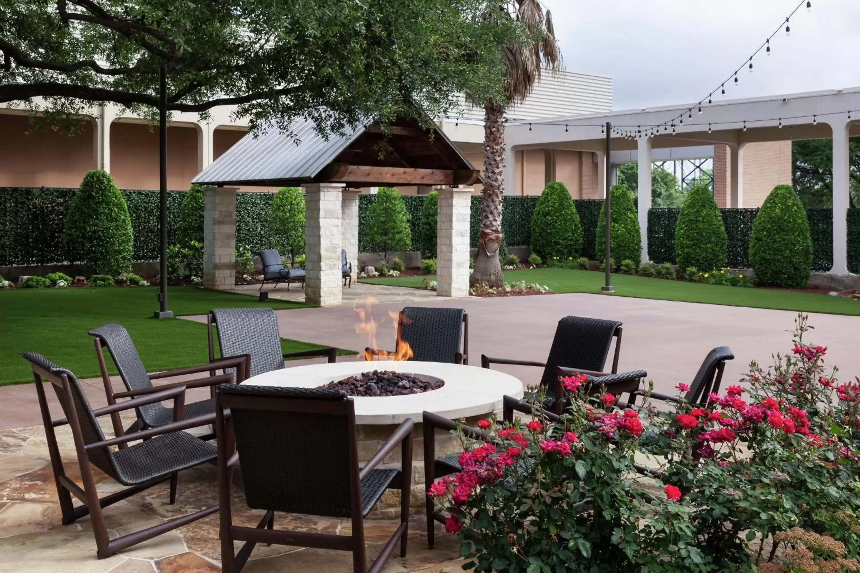 Inner courtyard view in Hilton Waco Inner courtyard view in Hilton Waco