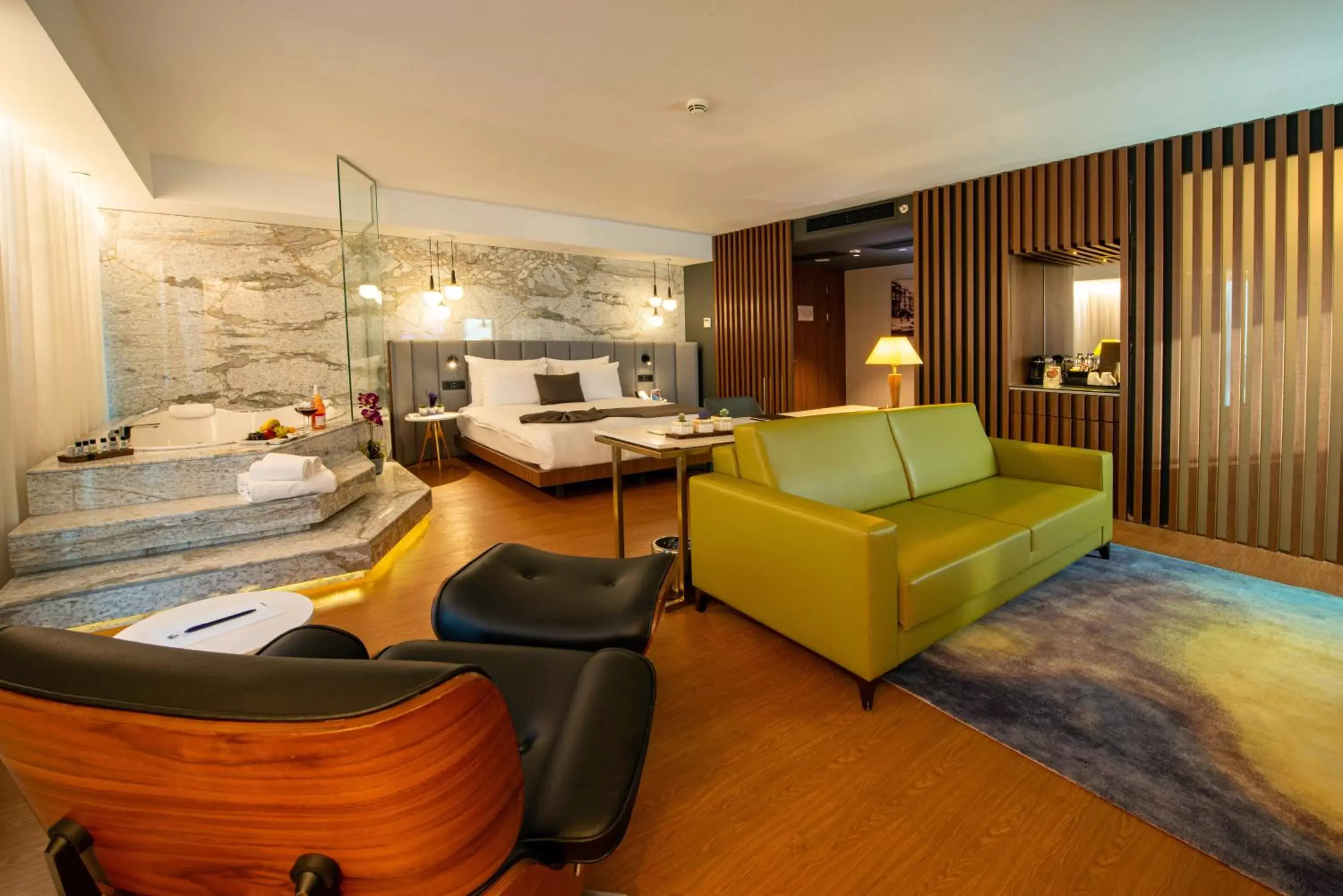 Bed, Seating Area in The Craton Hotel Sisli