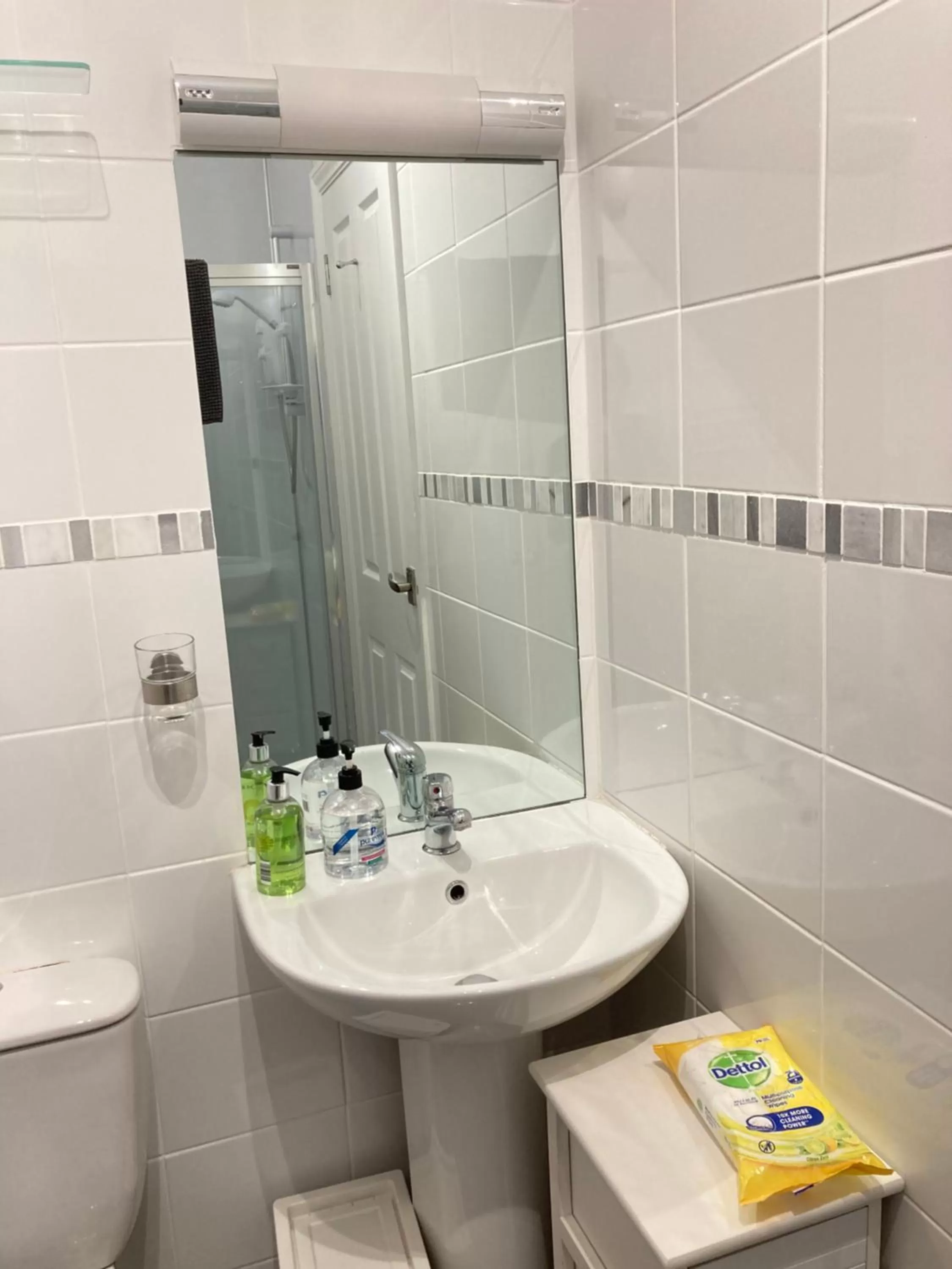 Shower, Bathroom in Hillcrest Bed & Breakfast