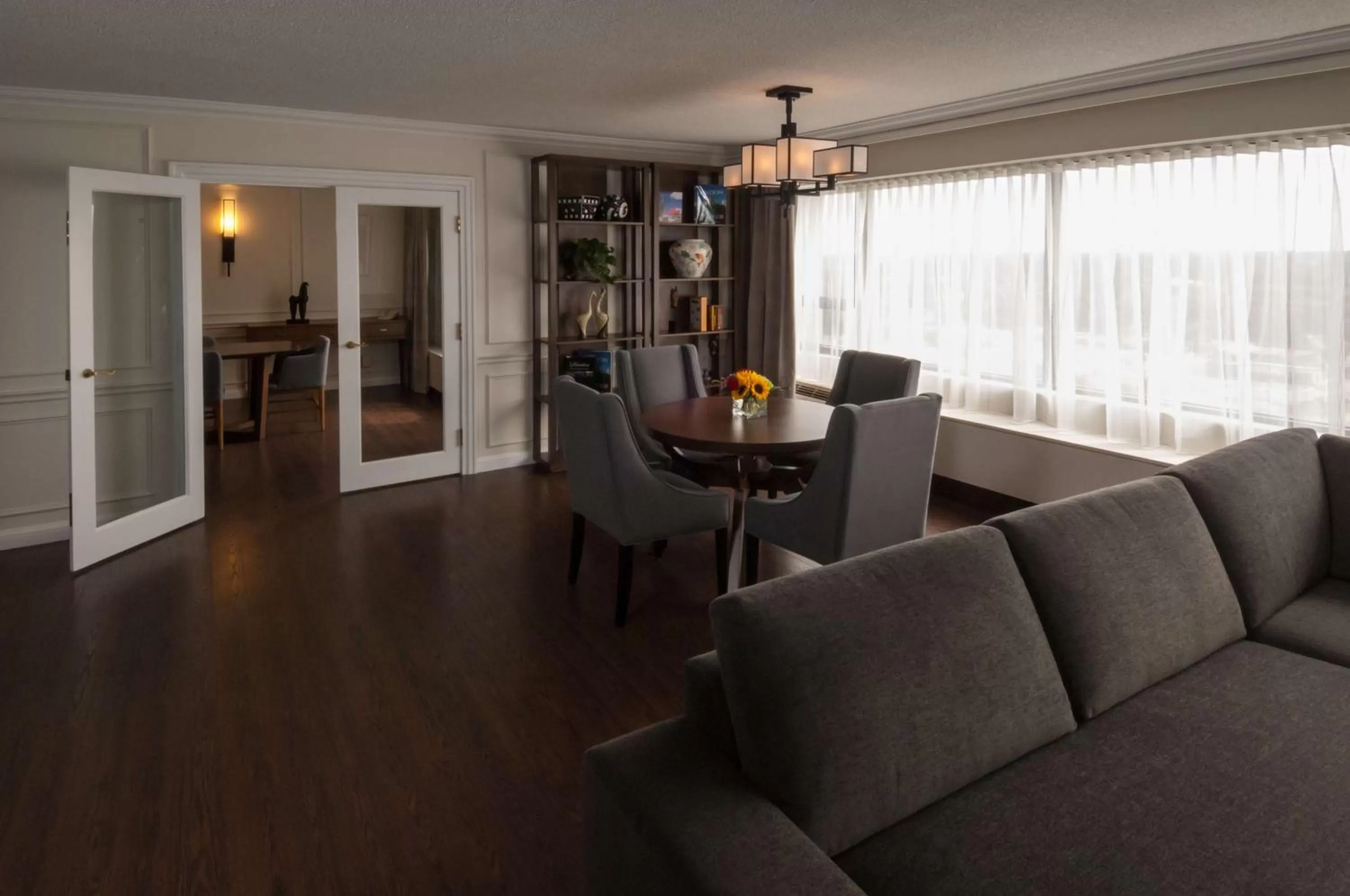 Living room in Doubletree by Hilton London