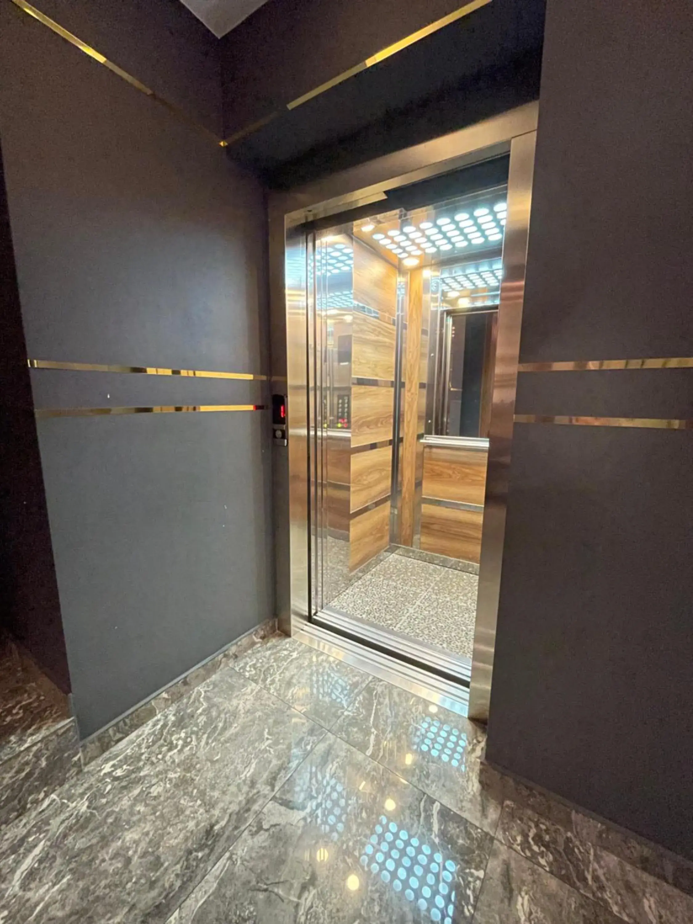 elevator in Sultanahmet Nu Hotel