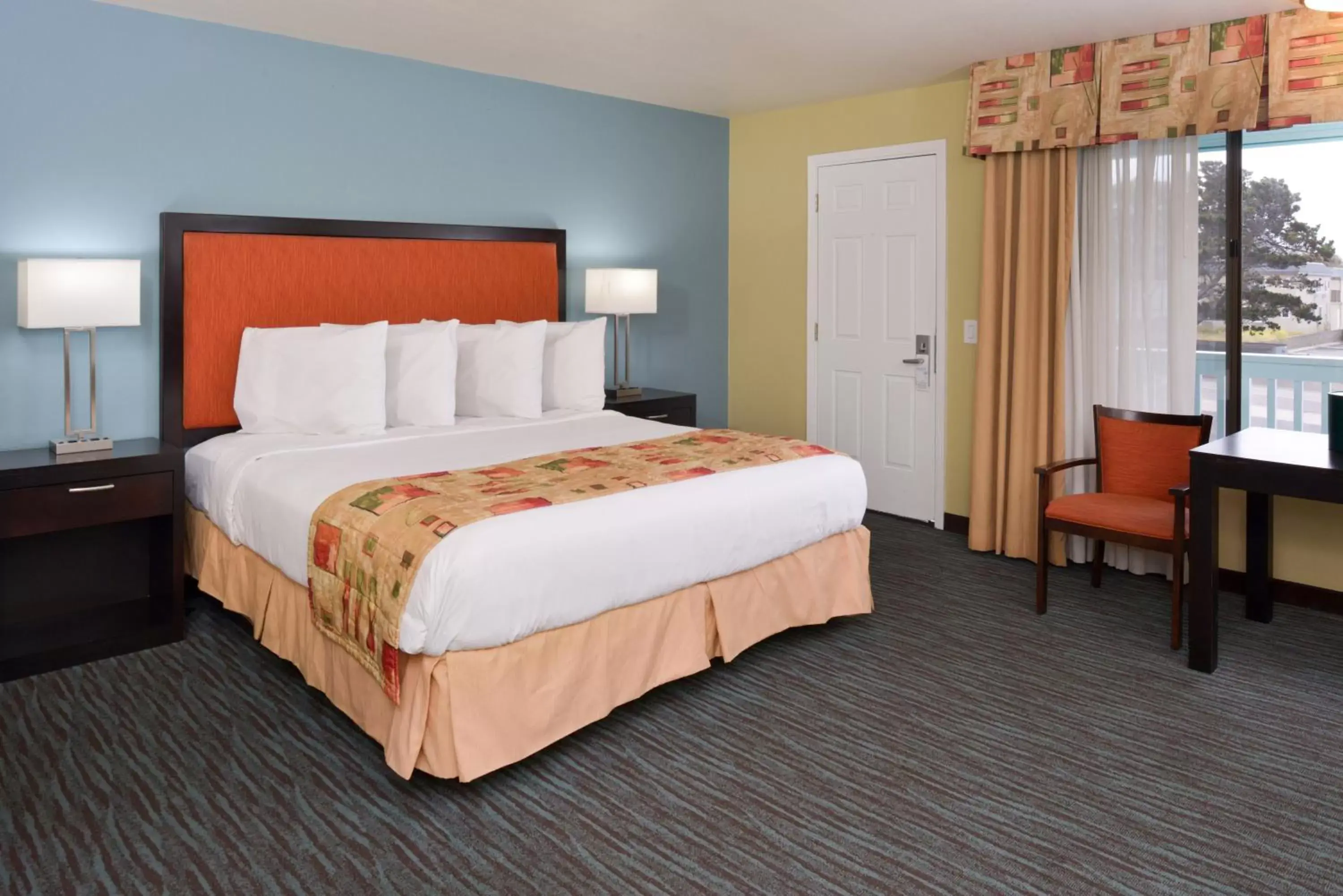 Bed in Bay View Inn - Morro Bay Bed in Bay View Inn - Morro Bay