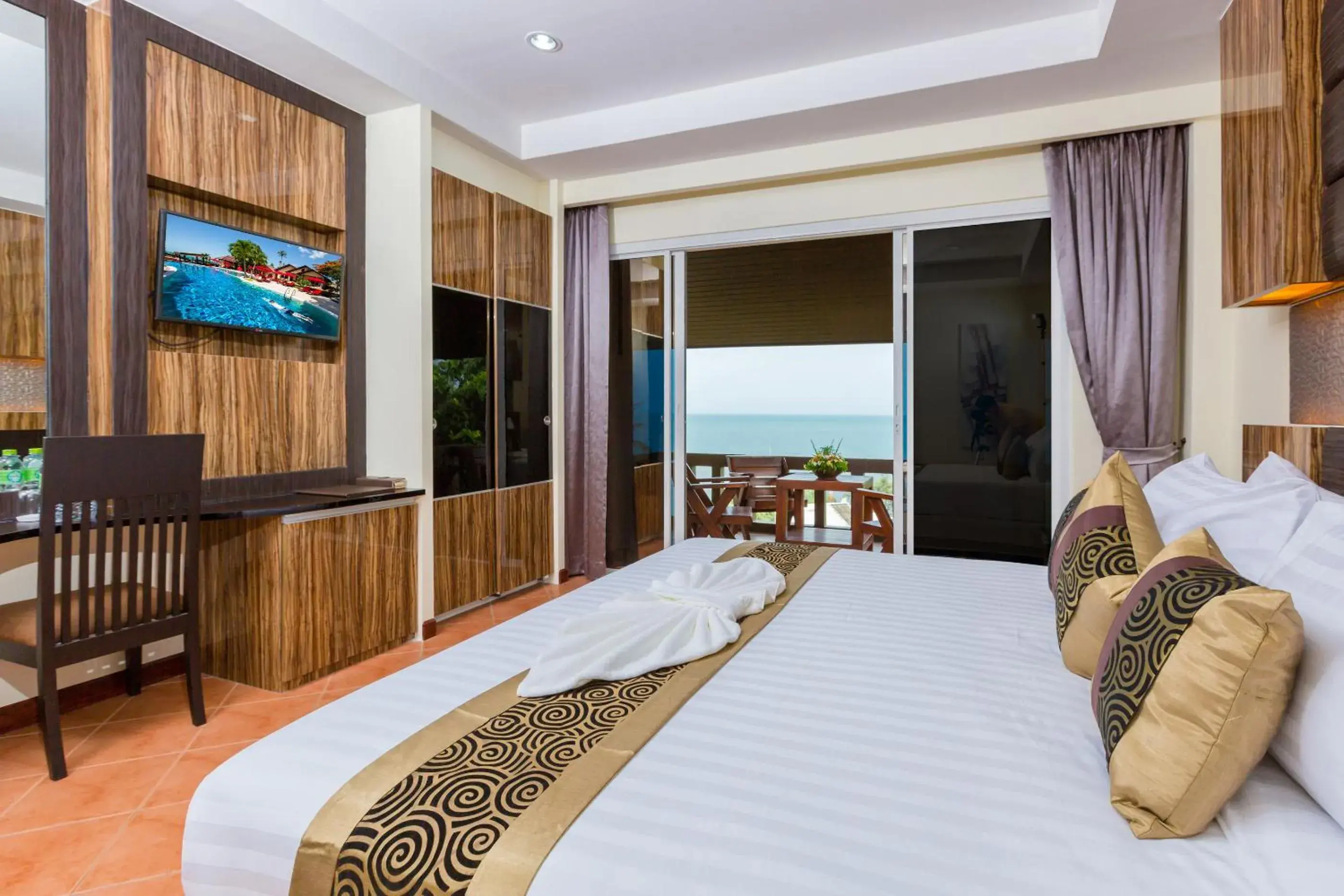 Deluxe Family Room (5 Adults) in Royal Beach Boutique Resort & Spa Koh Samui - SHA Extra Plus
