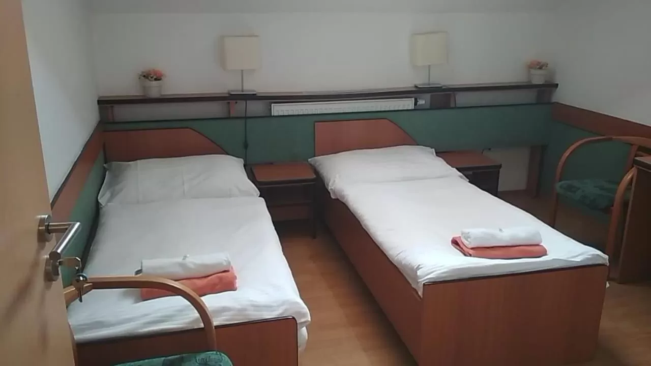 Bed in Hotel Le Café