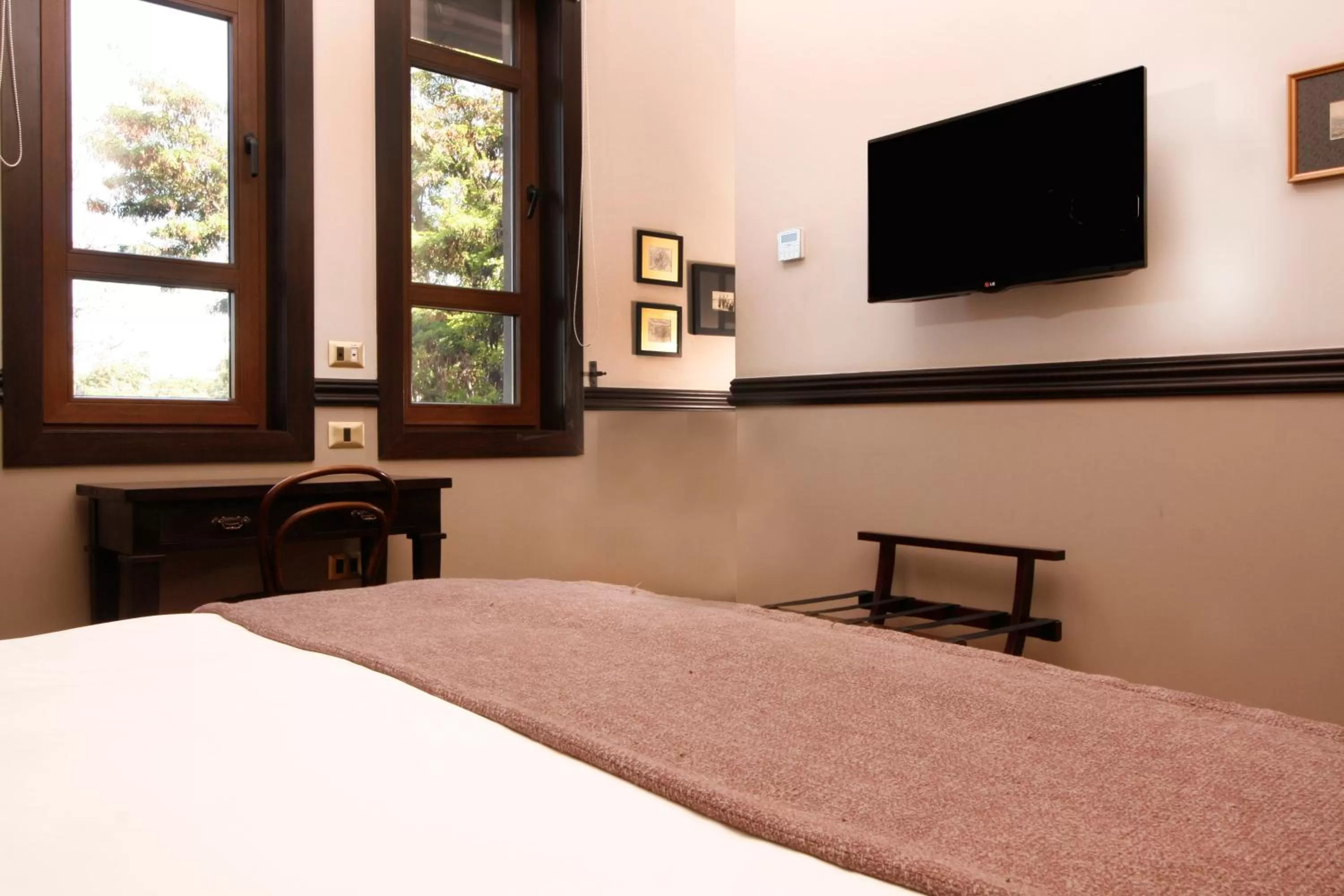 Bedroom, Bed in Hotel Boutique Castillo Rojo