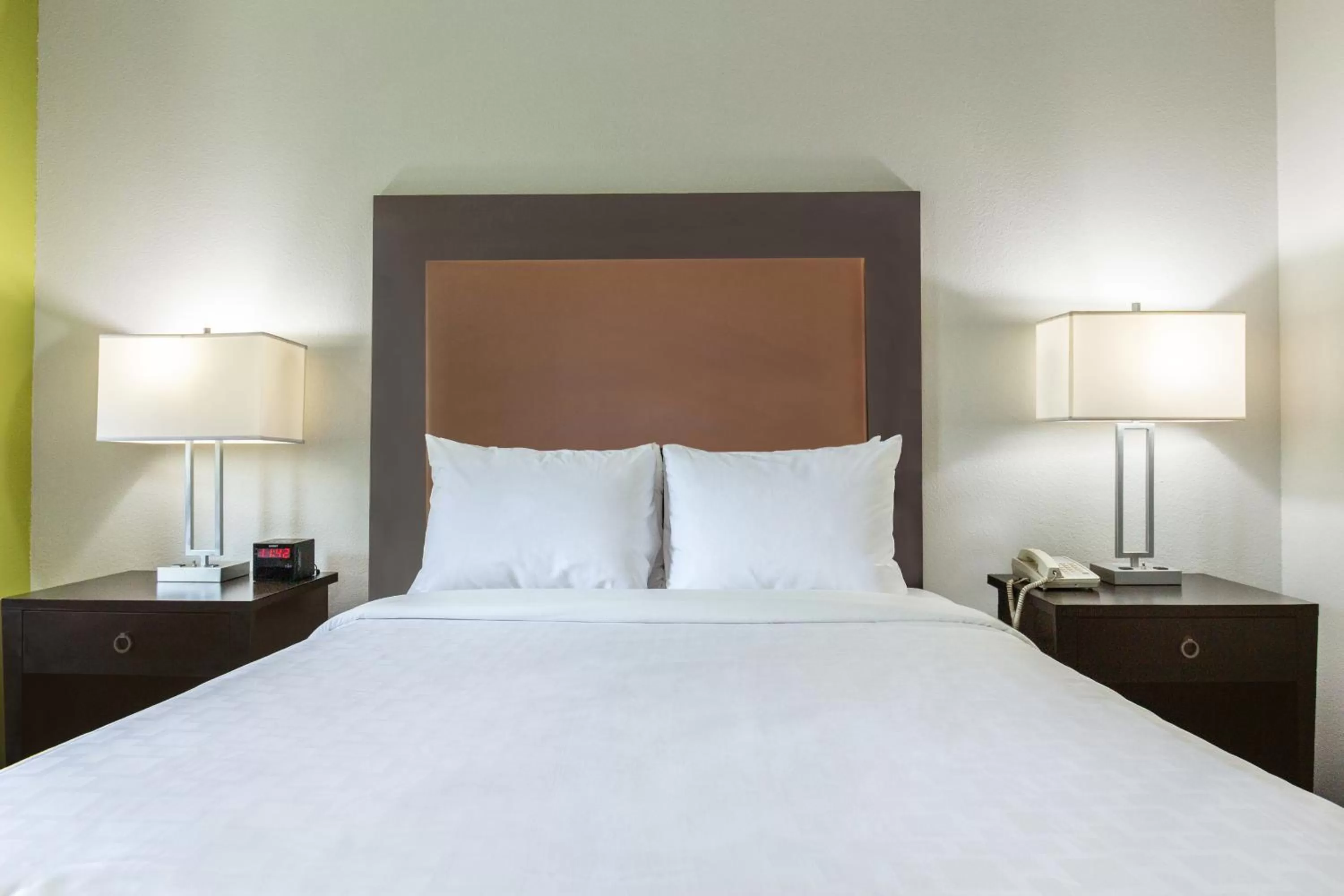 Queen Room - Non-Smoking in Quality Inn Shallotte near Ocean Isle Beach