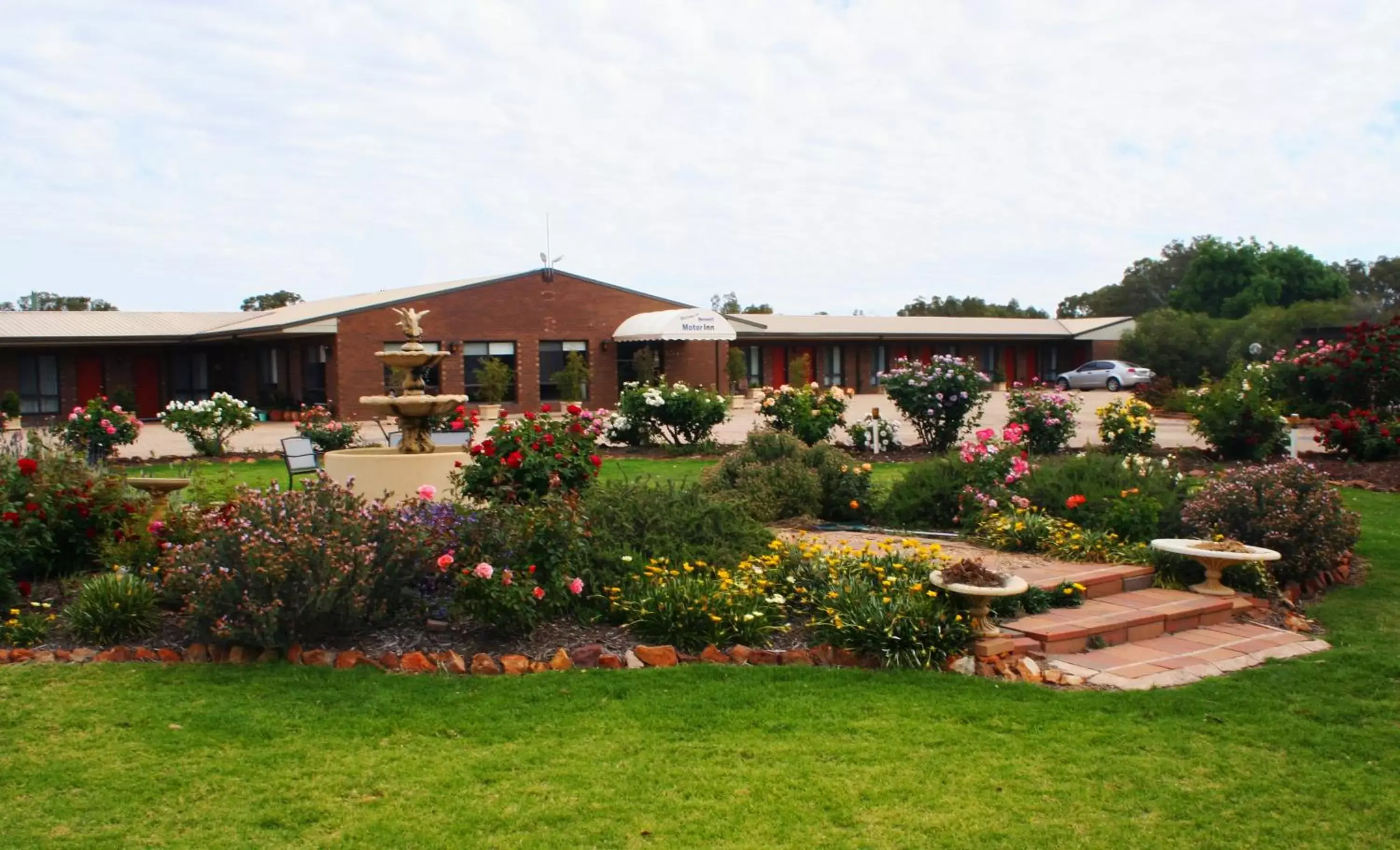 Garden, Property Building in Newell Motor Inn Narrandera