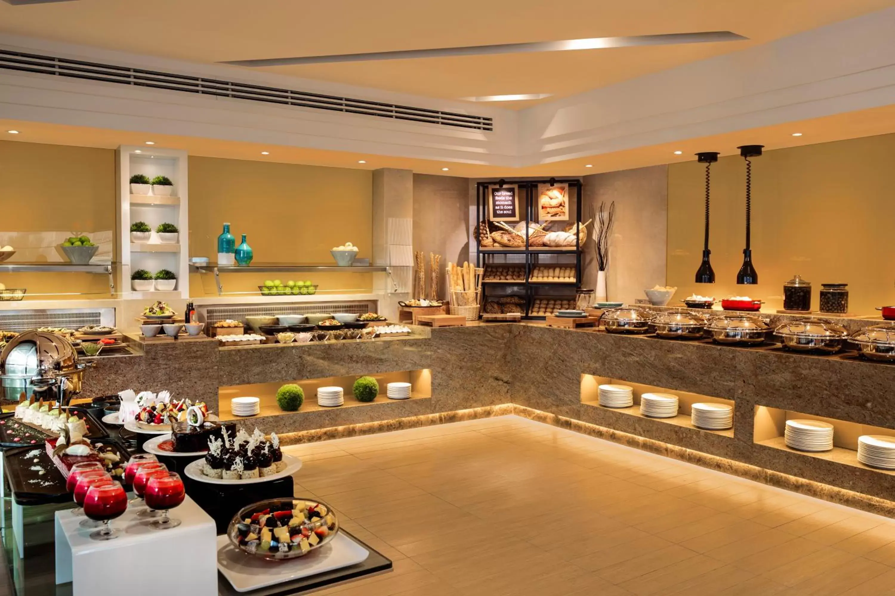 Restaurant/Places to Eat in Jumeira Rotana – Dubai