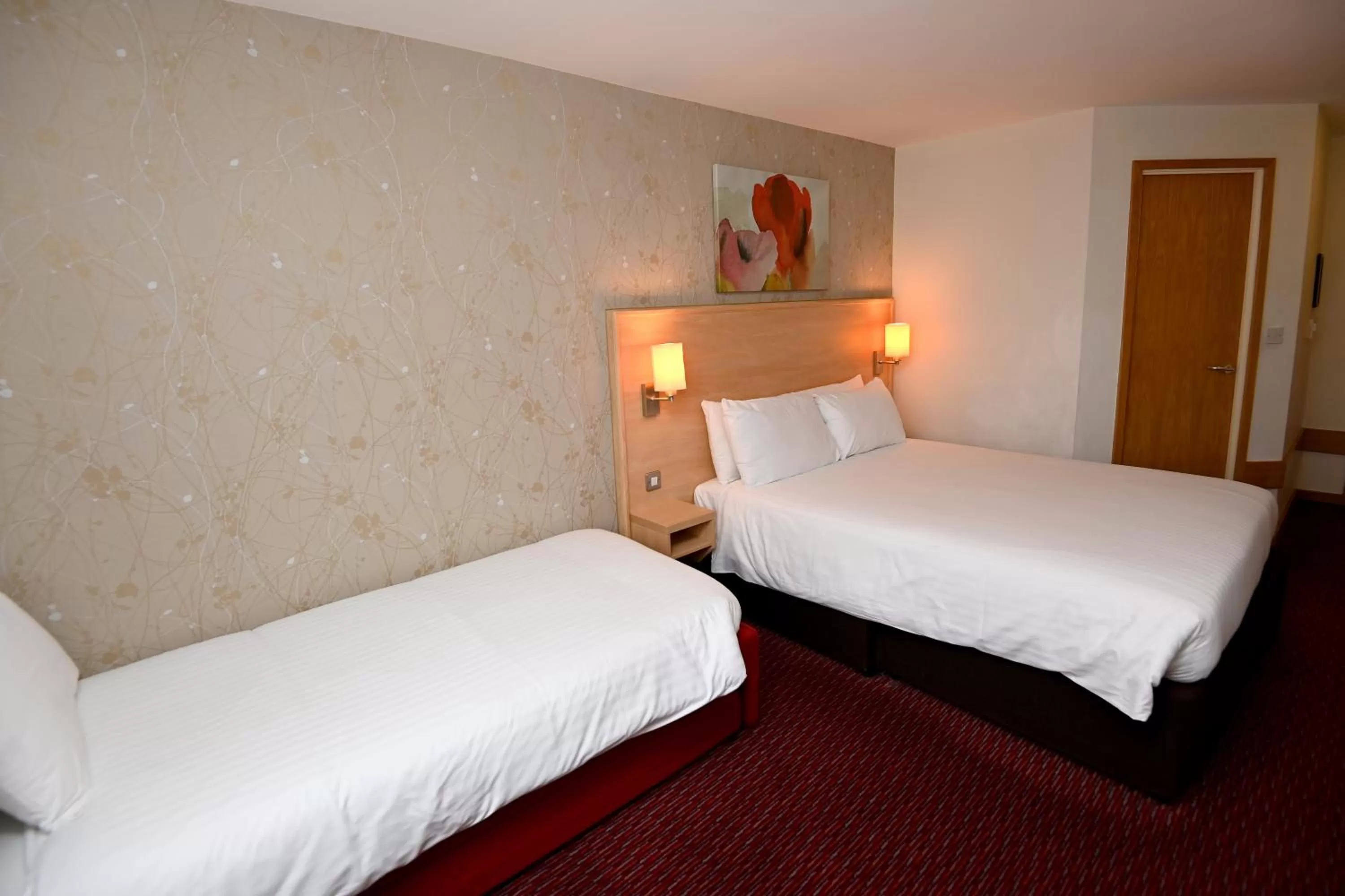 Bedroom, Bed in Meadow Farm Redditch by Marstons Inns