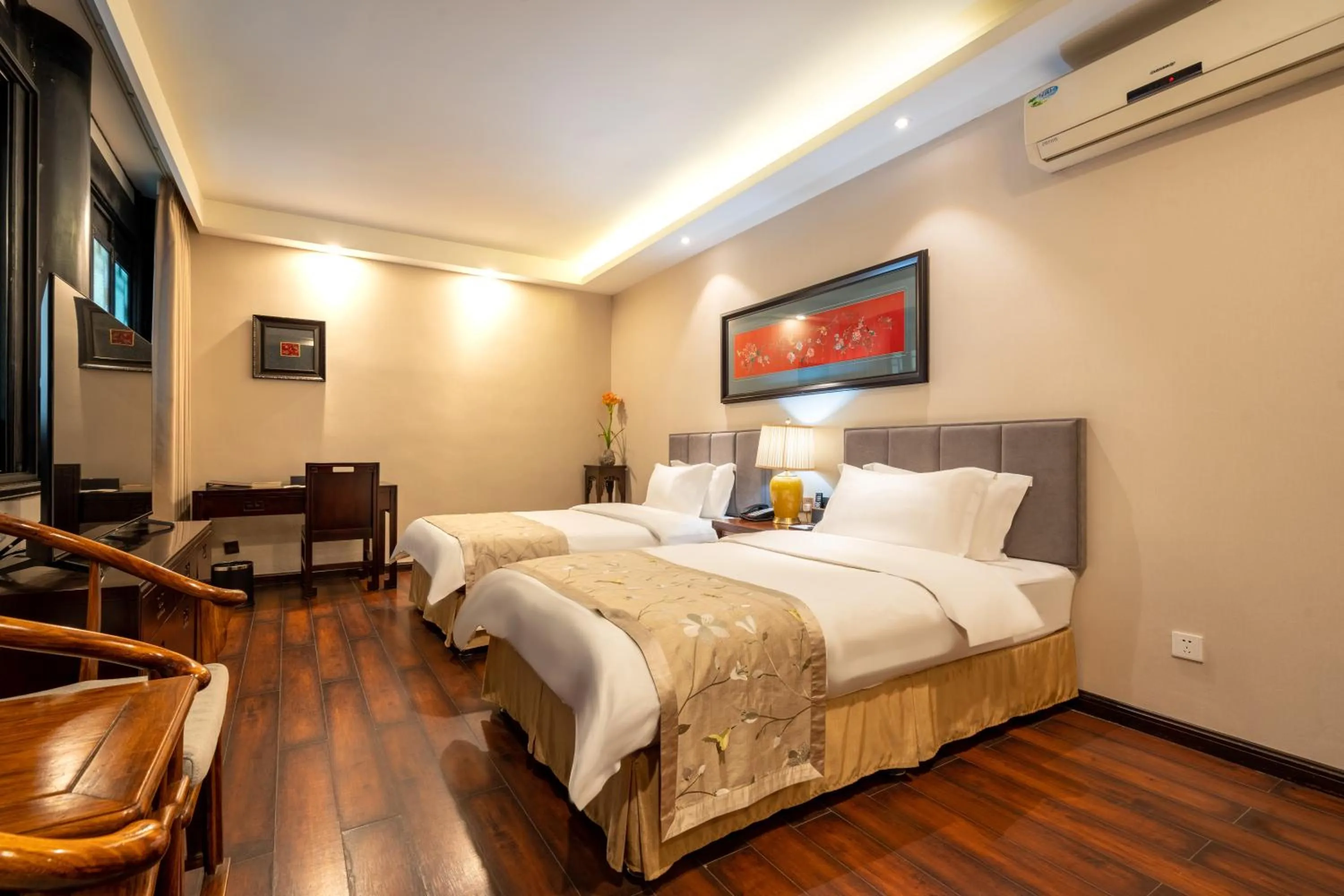 Photo of the whole room, Bed in Buddha Zen Hotel