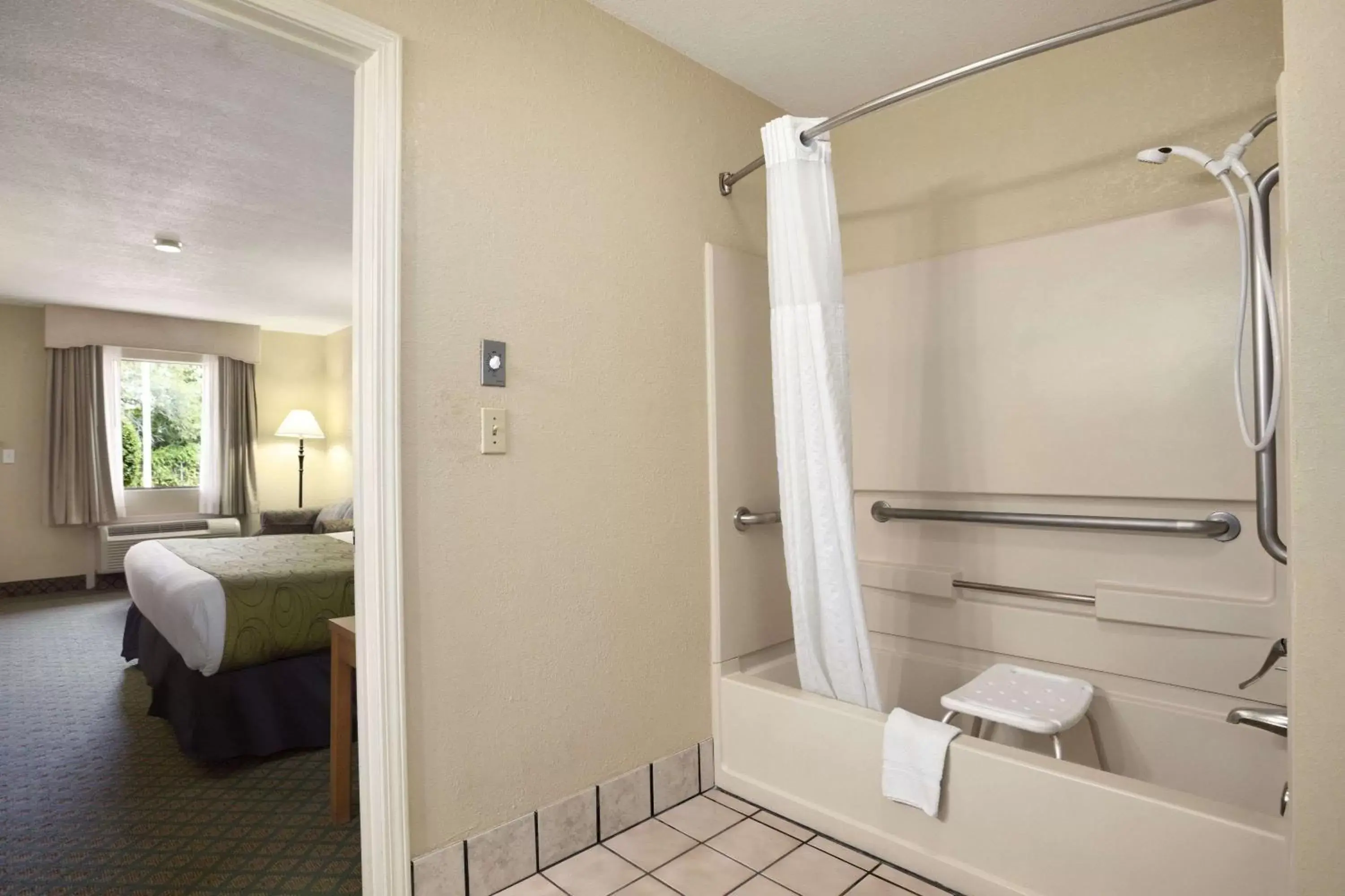 Photo of the whole room, Bathroom in Days Inn & Suites by Wyndham Stuttgart