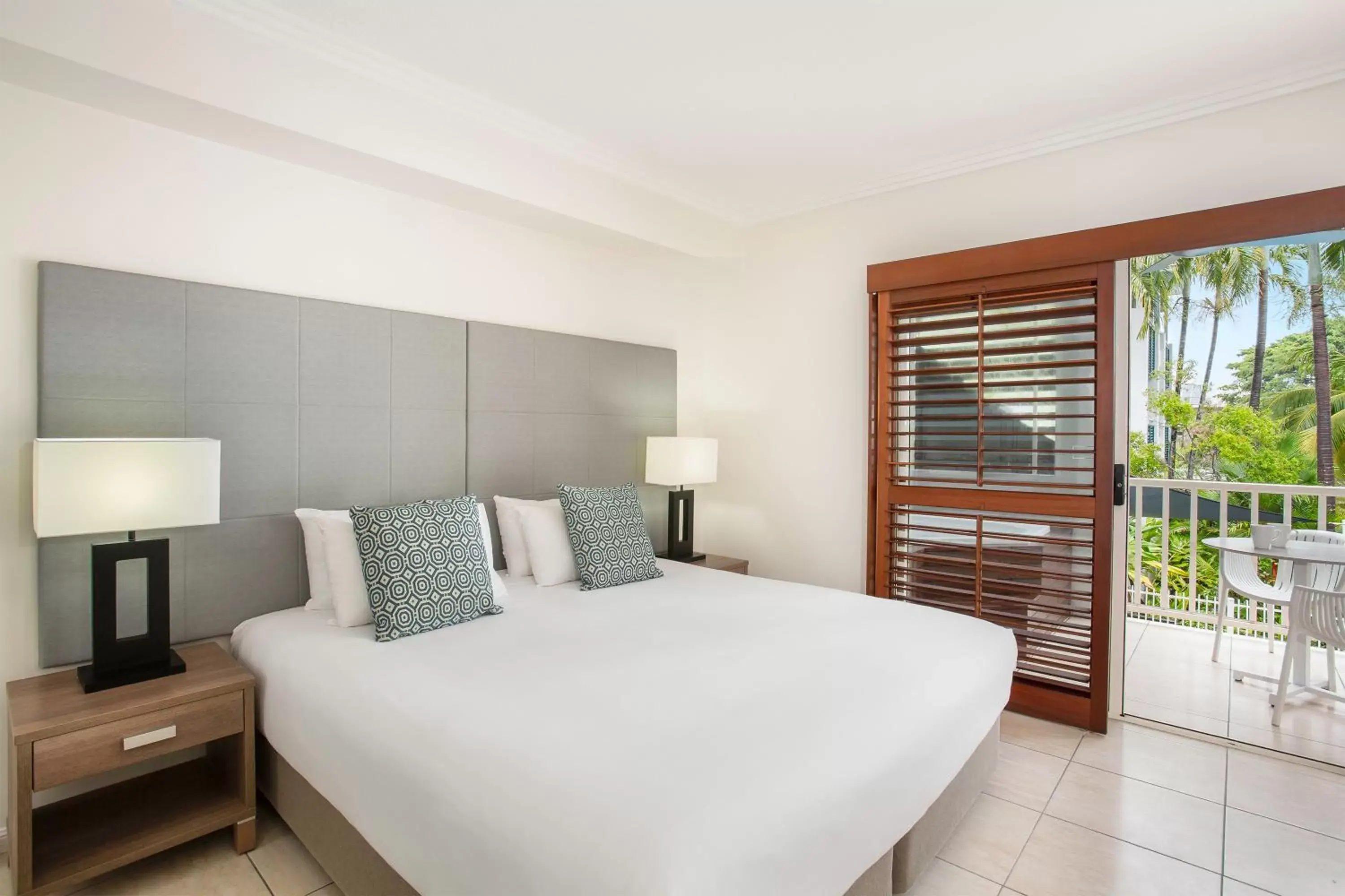 Bedroom, Bed in Mantra Aqueous on Port Bedroom, Bed in Mantra Aqueous on Port