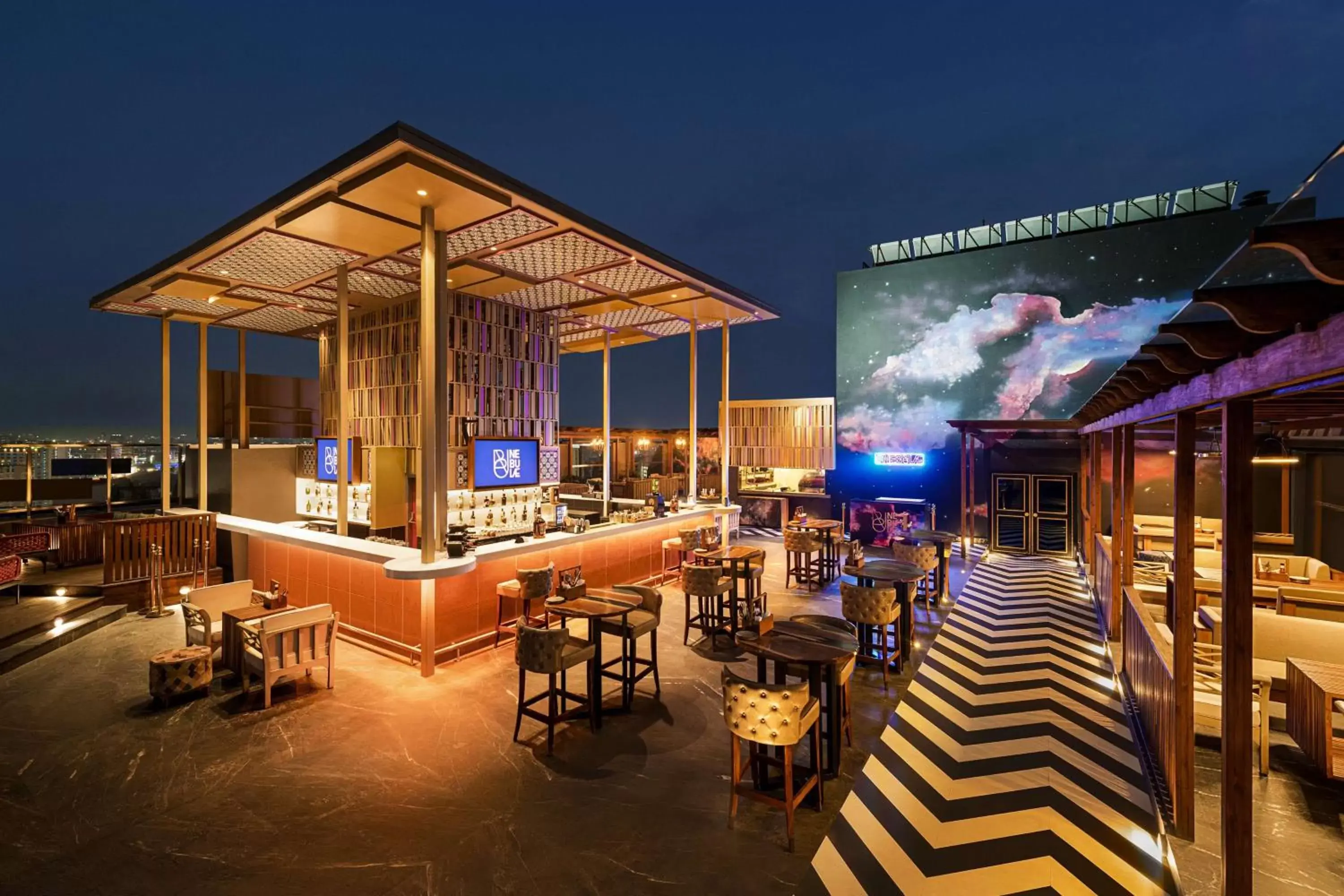 Lounge or bar in Hilton Jaipur