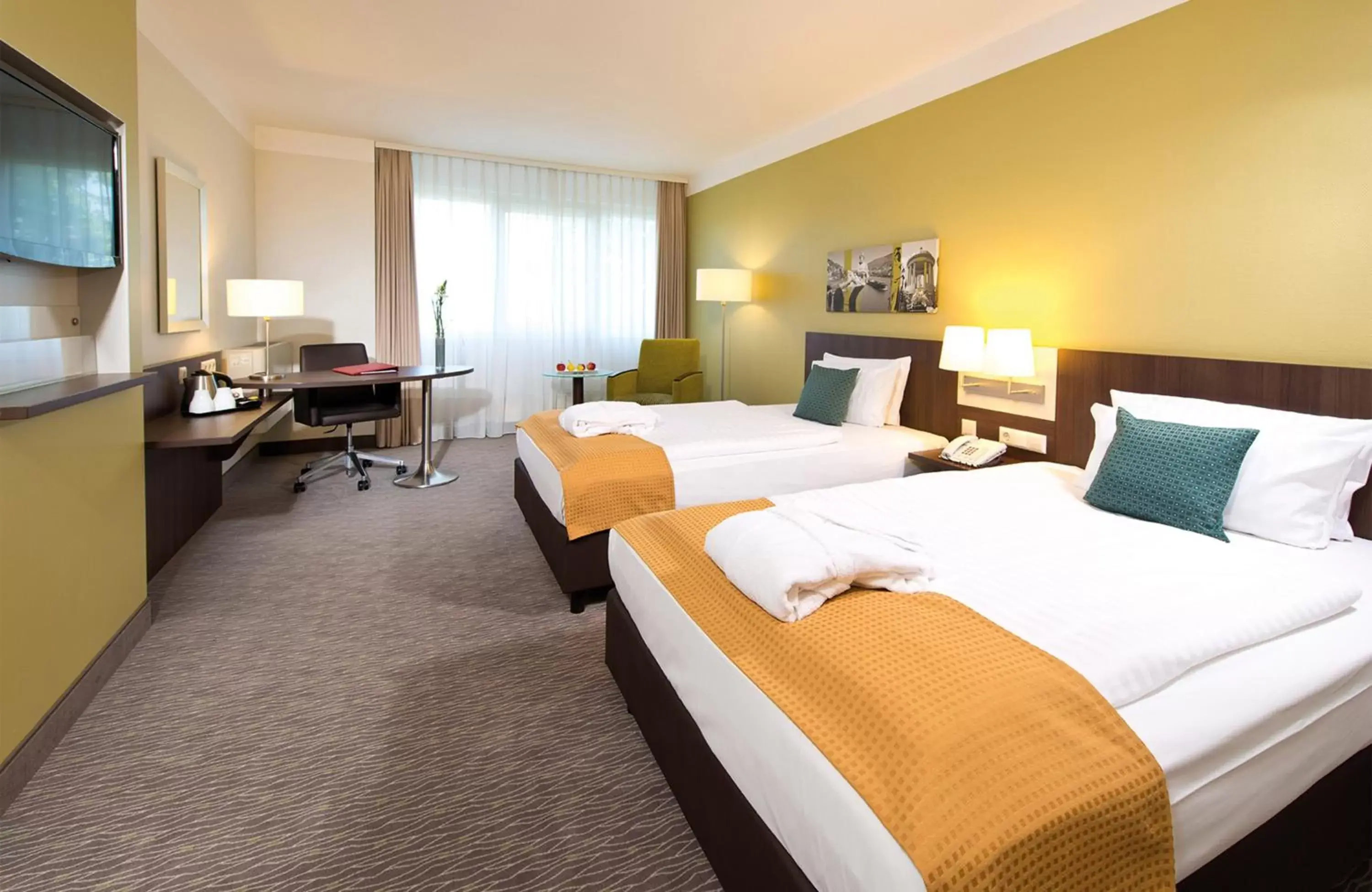 Bedroom, Bed in Leonardo Hotel Heidelberg Walldorf