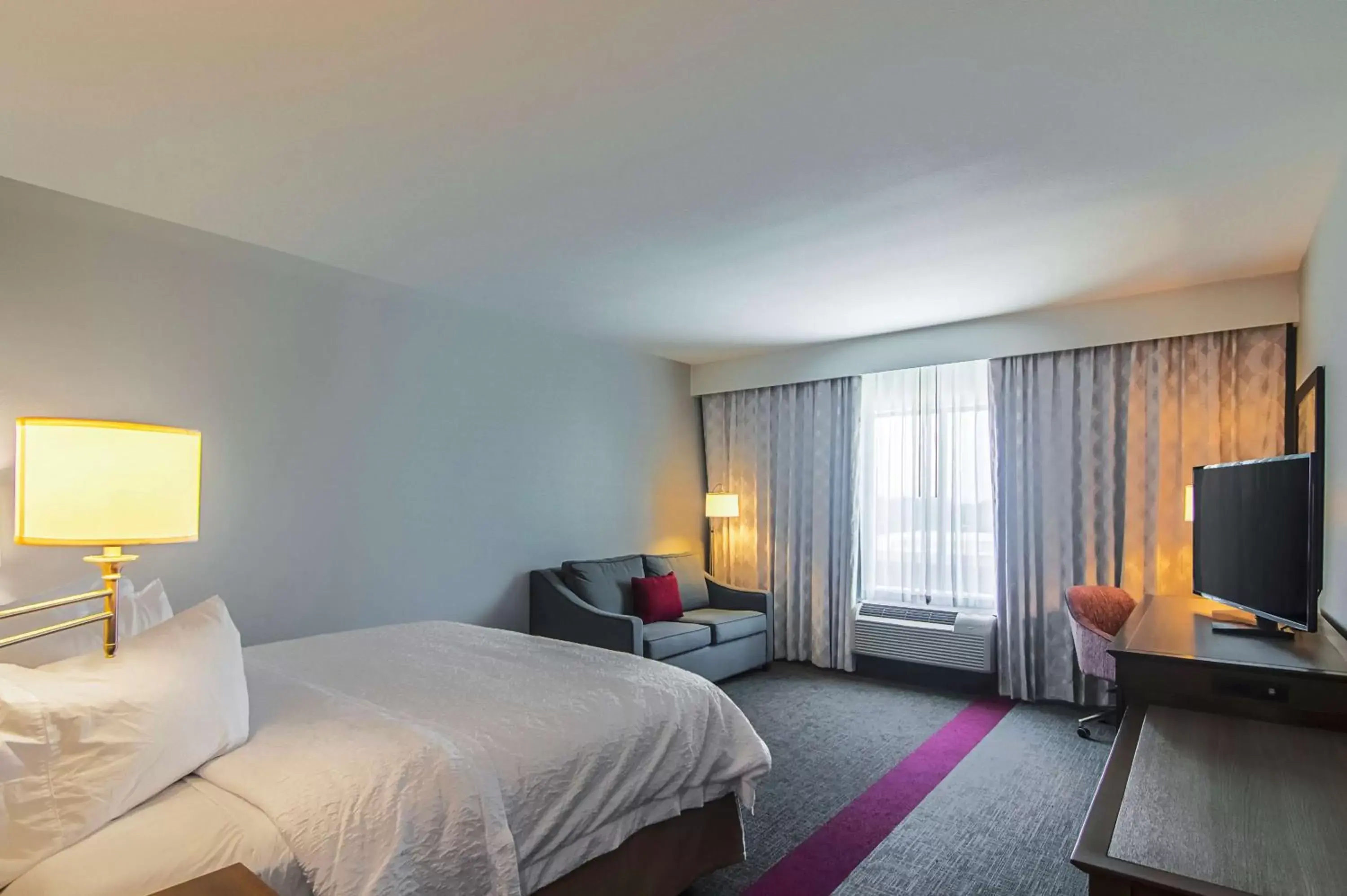 Bed in Hampton Inn & Suites-Dallas/Richardson