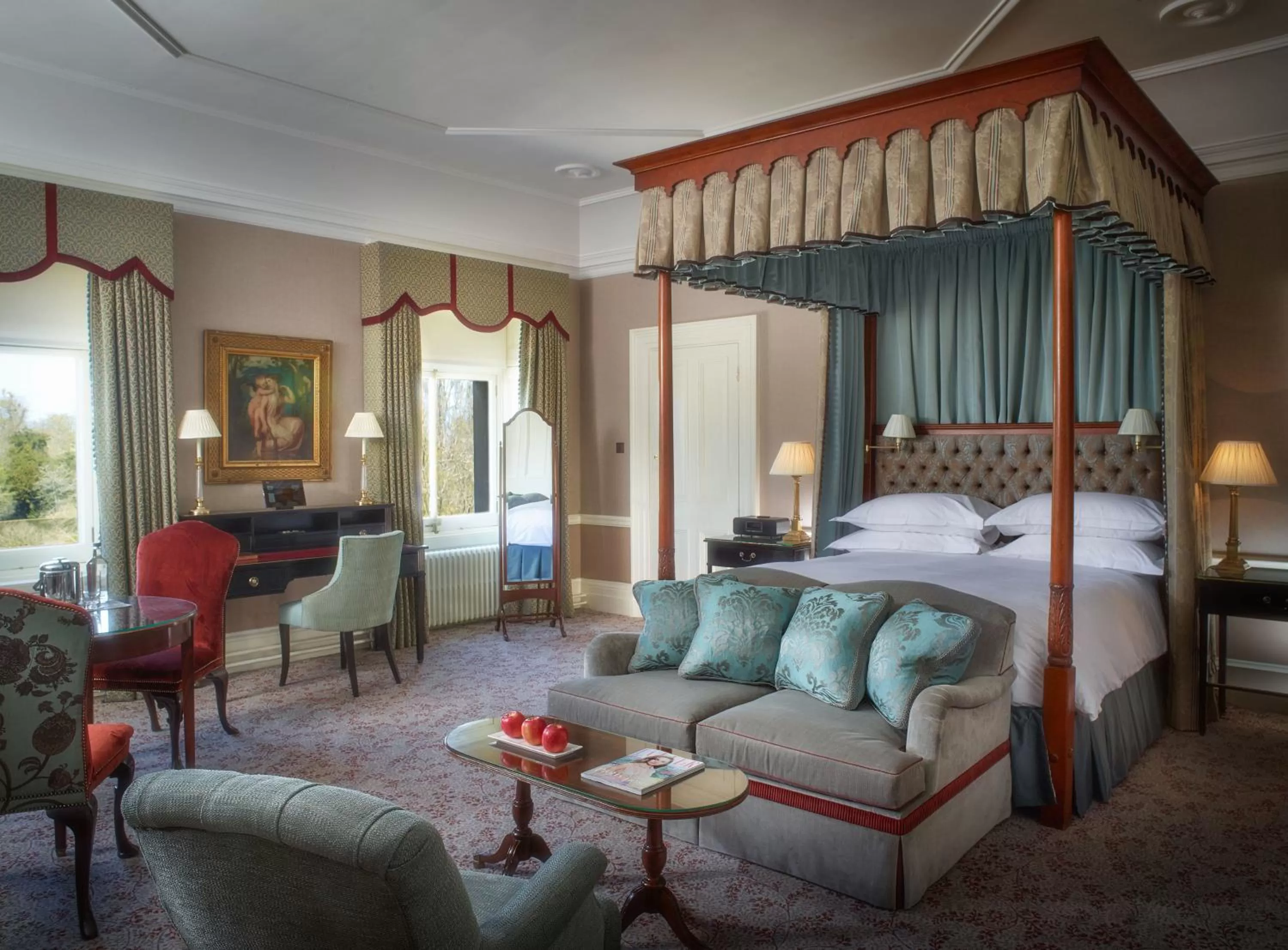 Photo of the whole room, Bed in Cliveden House - an Iconic Luxury Hotel