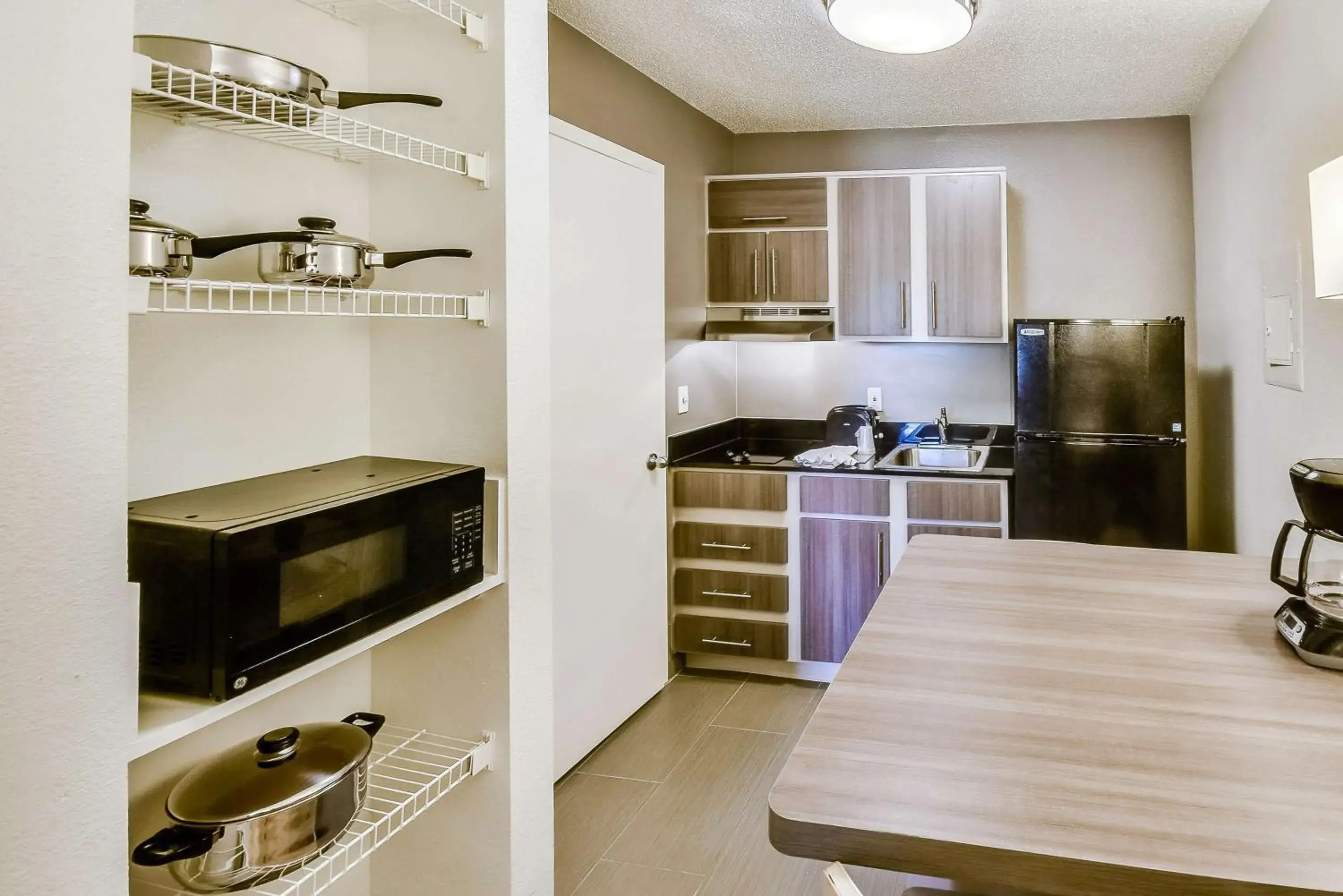 Kitchen or kitchenette in Studio 6-Houston, TX - Hobby South Kitchen or kitchenette in Studio 6-Houston, TX - Hobby South