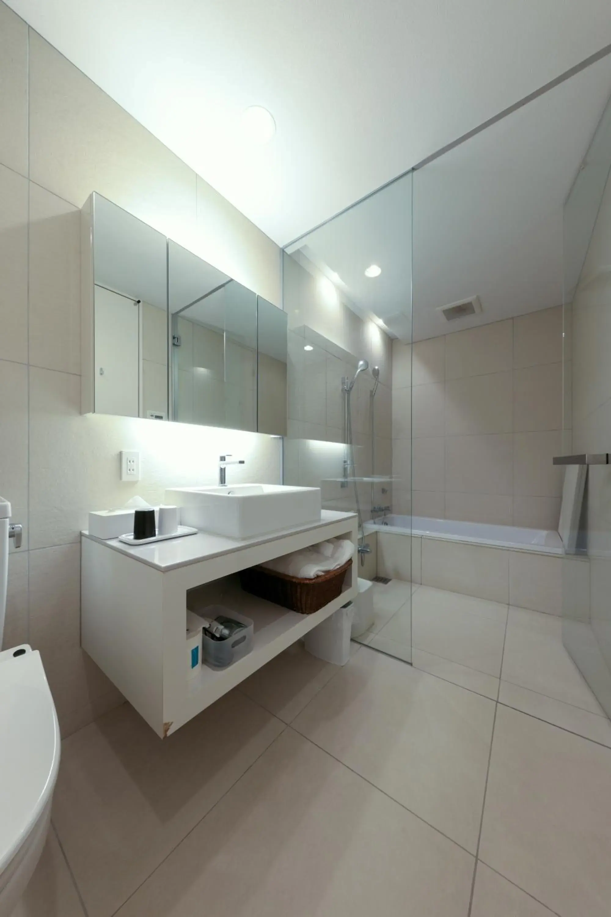 Bathroom, Kitchen/Kitchenette in Furano Natulux Hotel