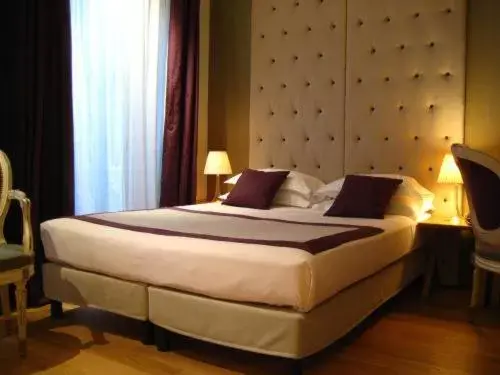 Photo of the whole room, Bed in Windsor Opera Photo of the whole room, Bed in Windsor Opera
