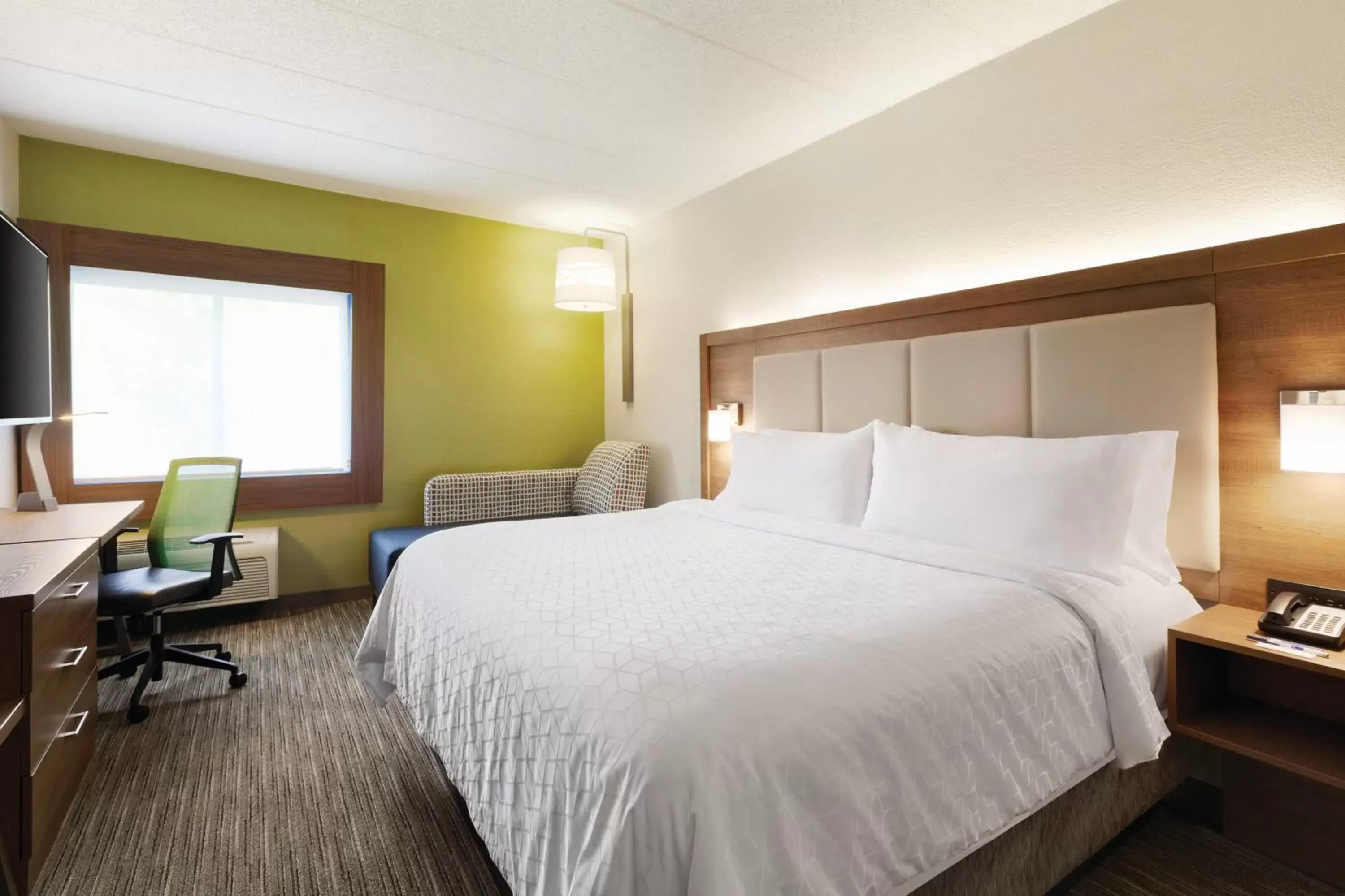 Photo of the whole room, Bed in Holiday Inn Express Hartford South - Rocky Hill, an IHG Hotel