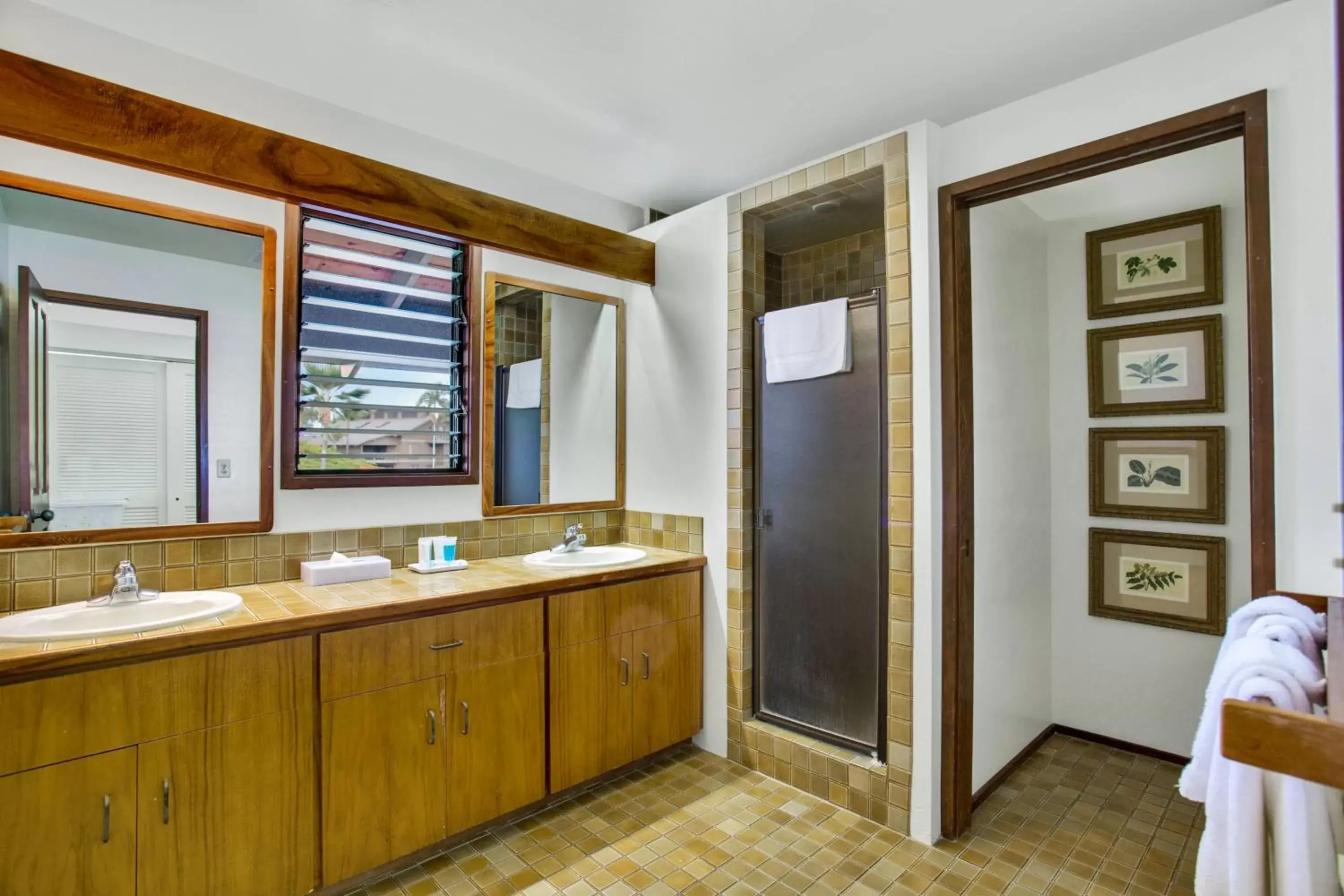 Bathroom in Kanaloa at Kona by Castle Resorts & Hotels