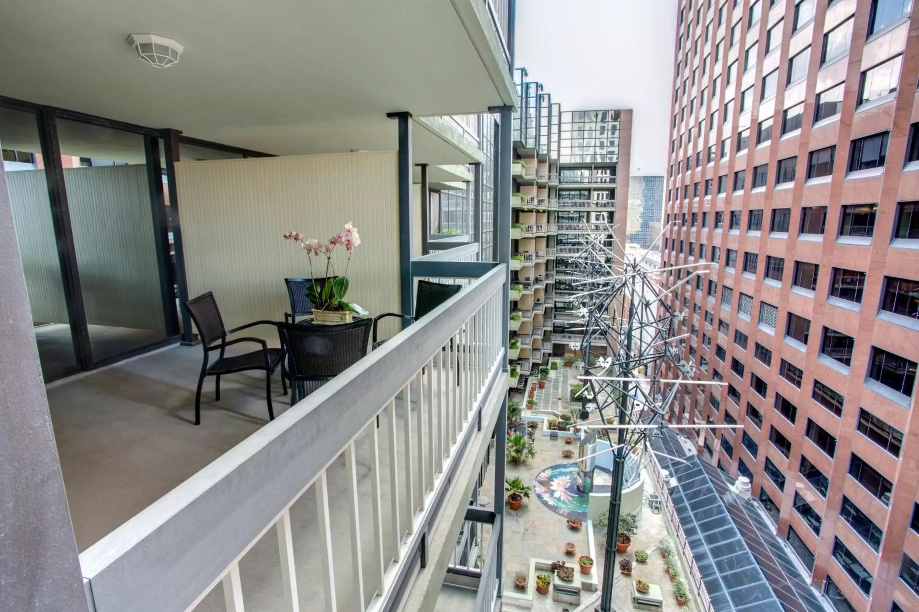 Photo of the whole room, Balcony/Terrace in InterContinental New Orleans, an IHG Hotel